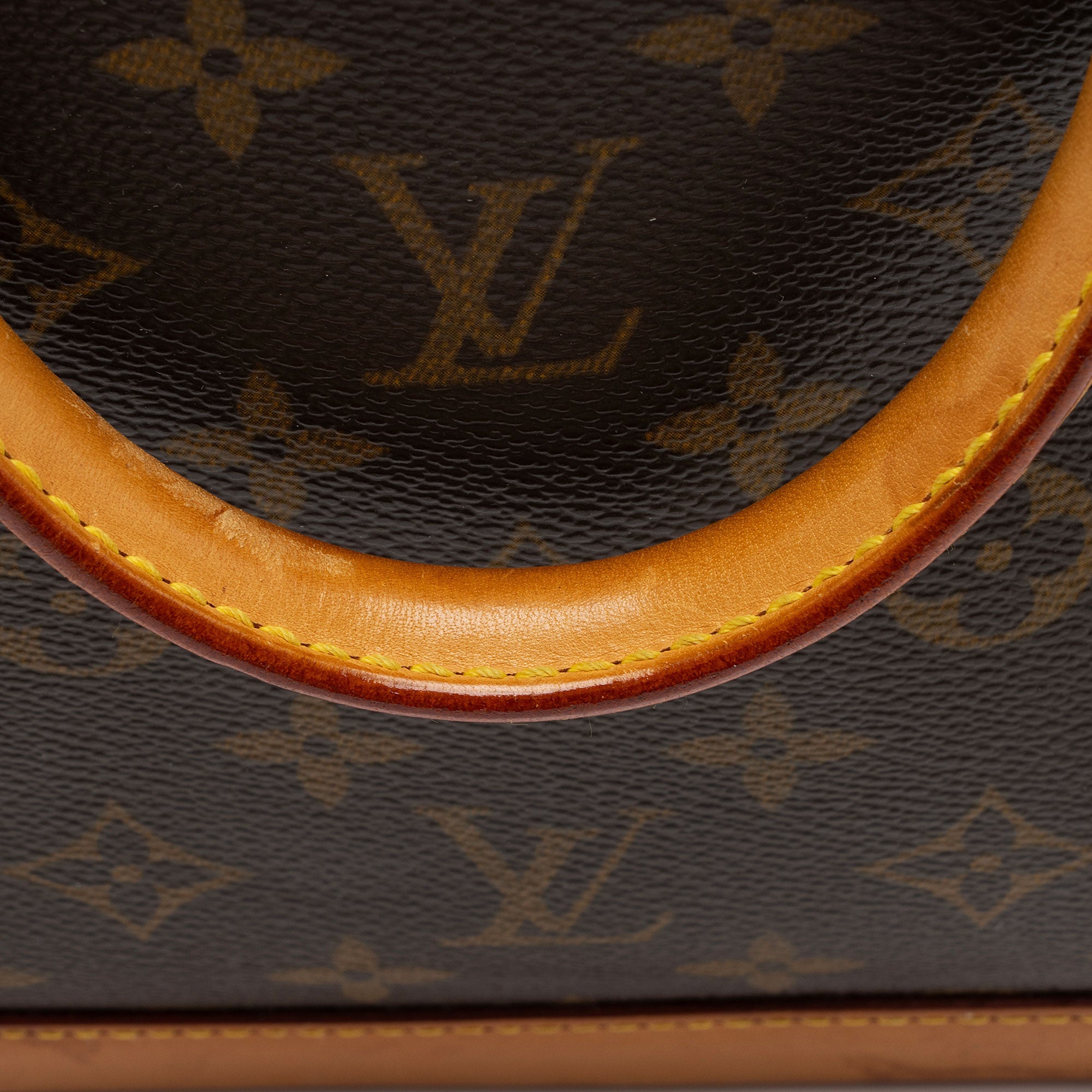 Louis Vuitton Vintage Monogram Canvas Alma PM Satchel (SHF-U8Ixq0)