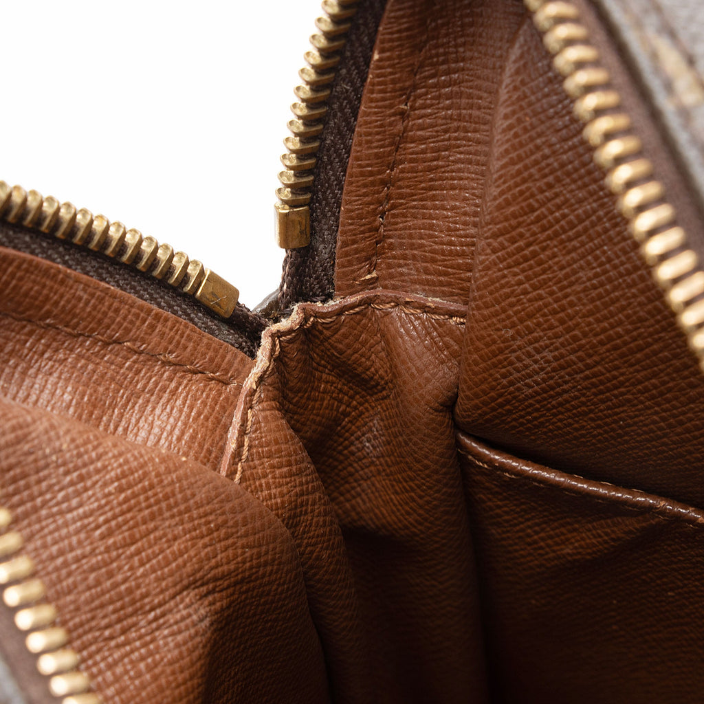Louis Vuitton Vintage Monogram Canvas Amazone Shoulder Bag (SHF-jjMBAo)