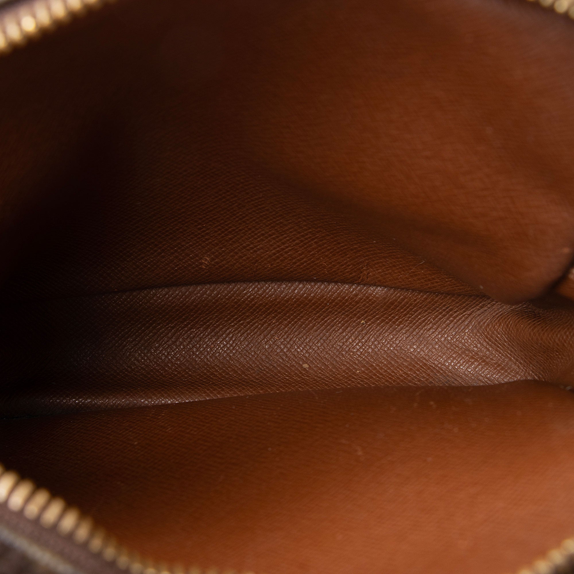 Louis Vuitton Vintage Monogram Canvas Amazone Shoulder Bag (SHF-jjMBAo)