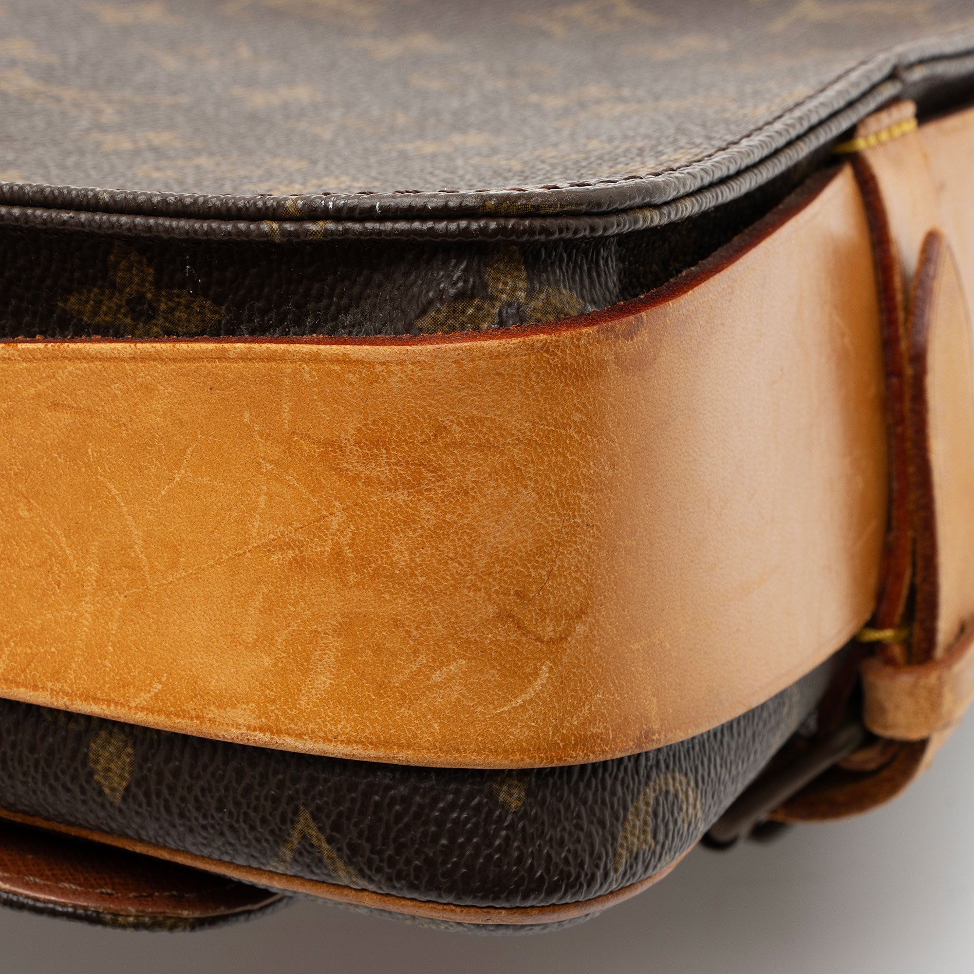 Louis Vuitton Vintage Monogram Canvas Cartouchiere MM Shoulder Bag (SHF-eoZXZQ)