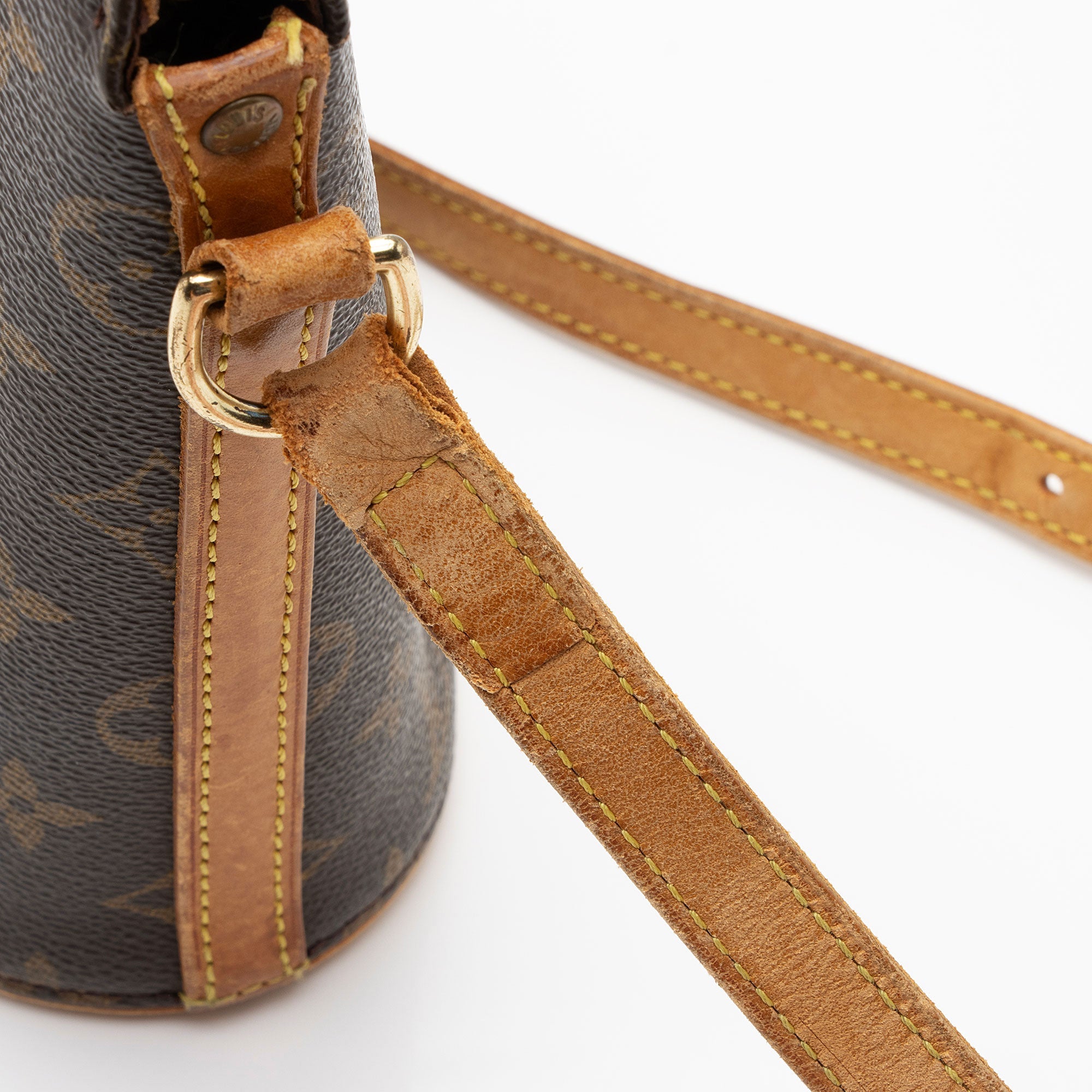 Louis Vuitton Vintage Monogram Canvas Drouot Shoulder Bag (SHF-mx5r7z)
