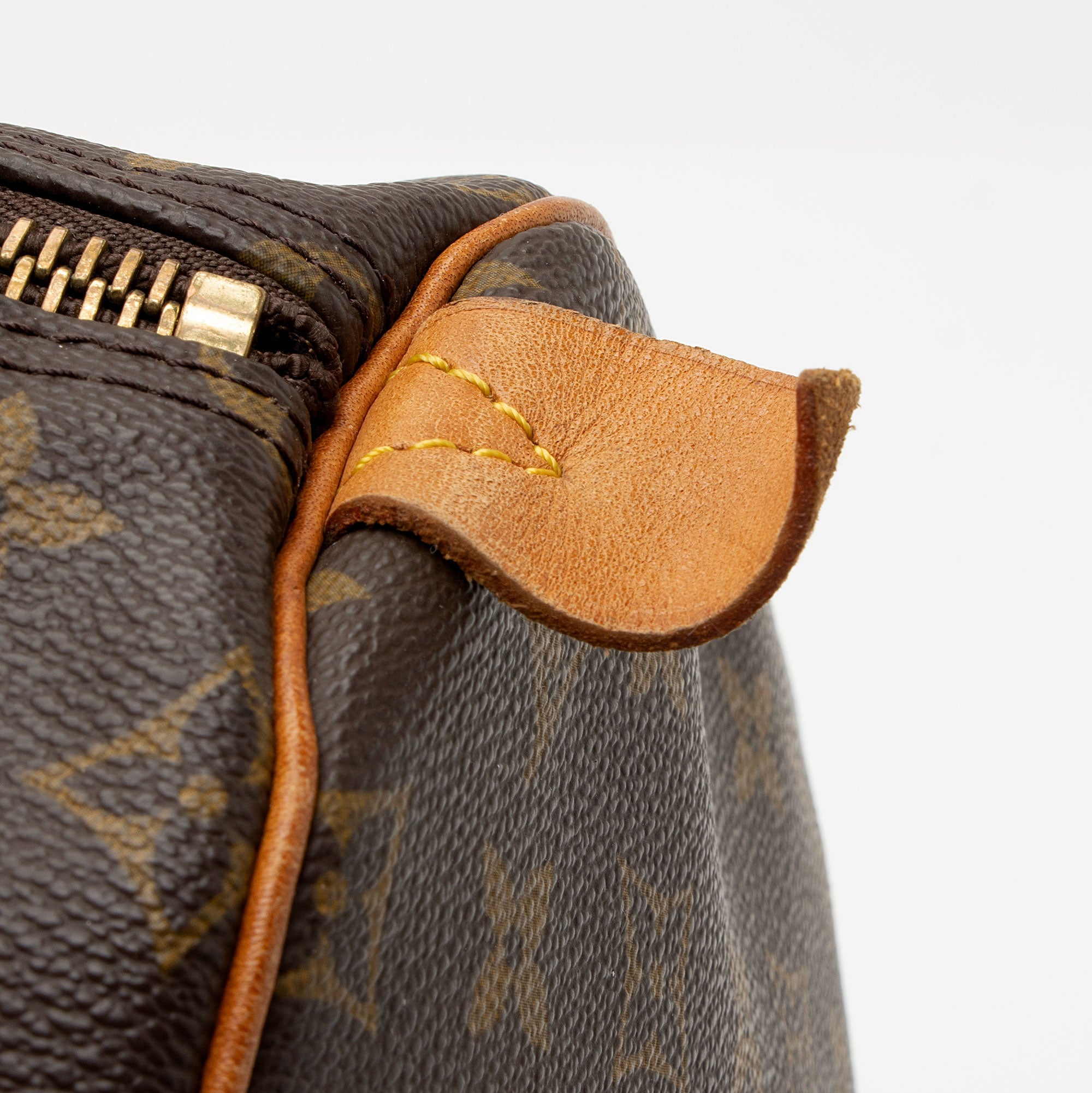 Louis Vuitton Vintage Monogram Canvas Keepall 55 Duffle Bag (SHF-z3uo3H)
