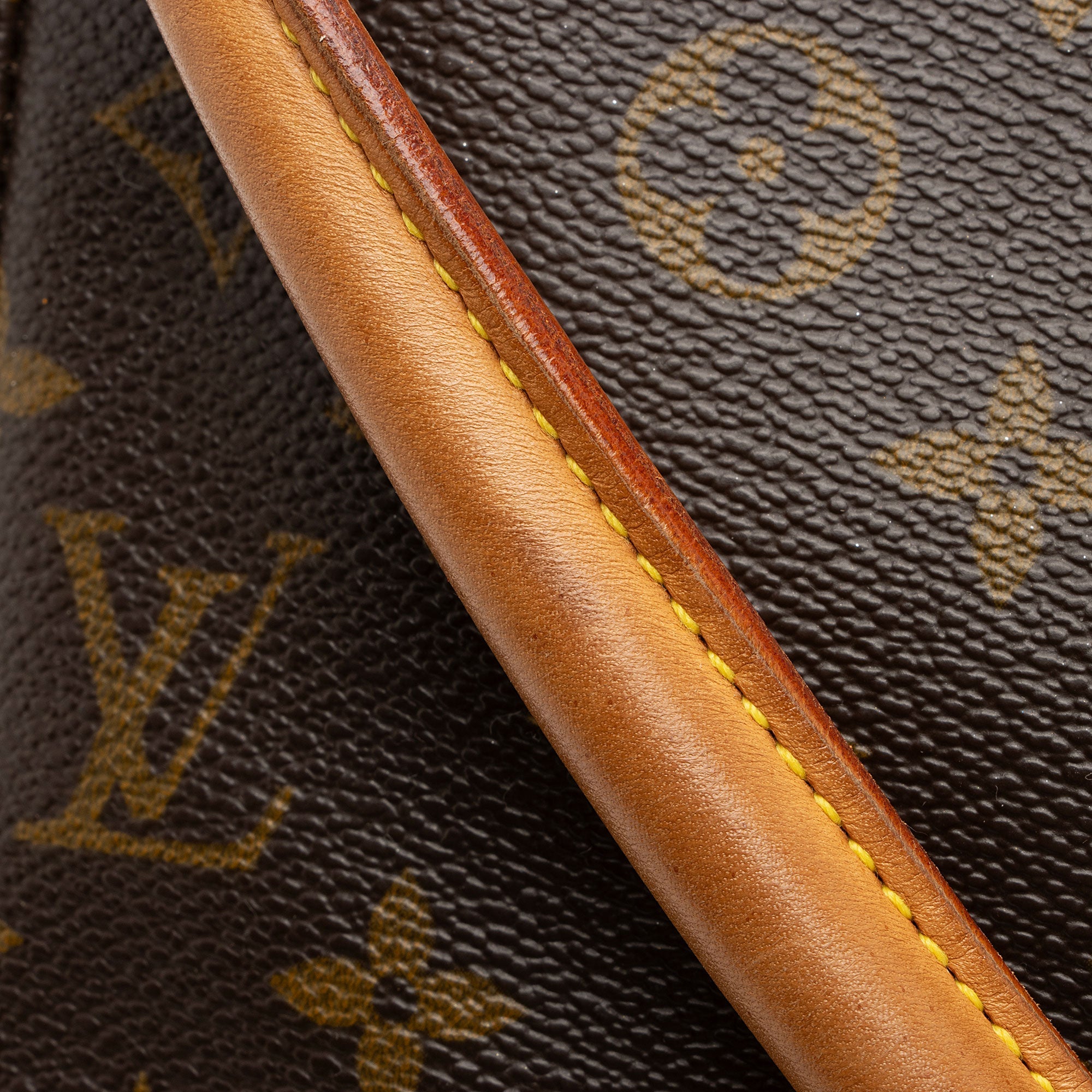 Louis Vuitton Vintage Monogram Canvas Looping GM Shoulder Bag (SHF-MUZTcv)