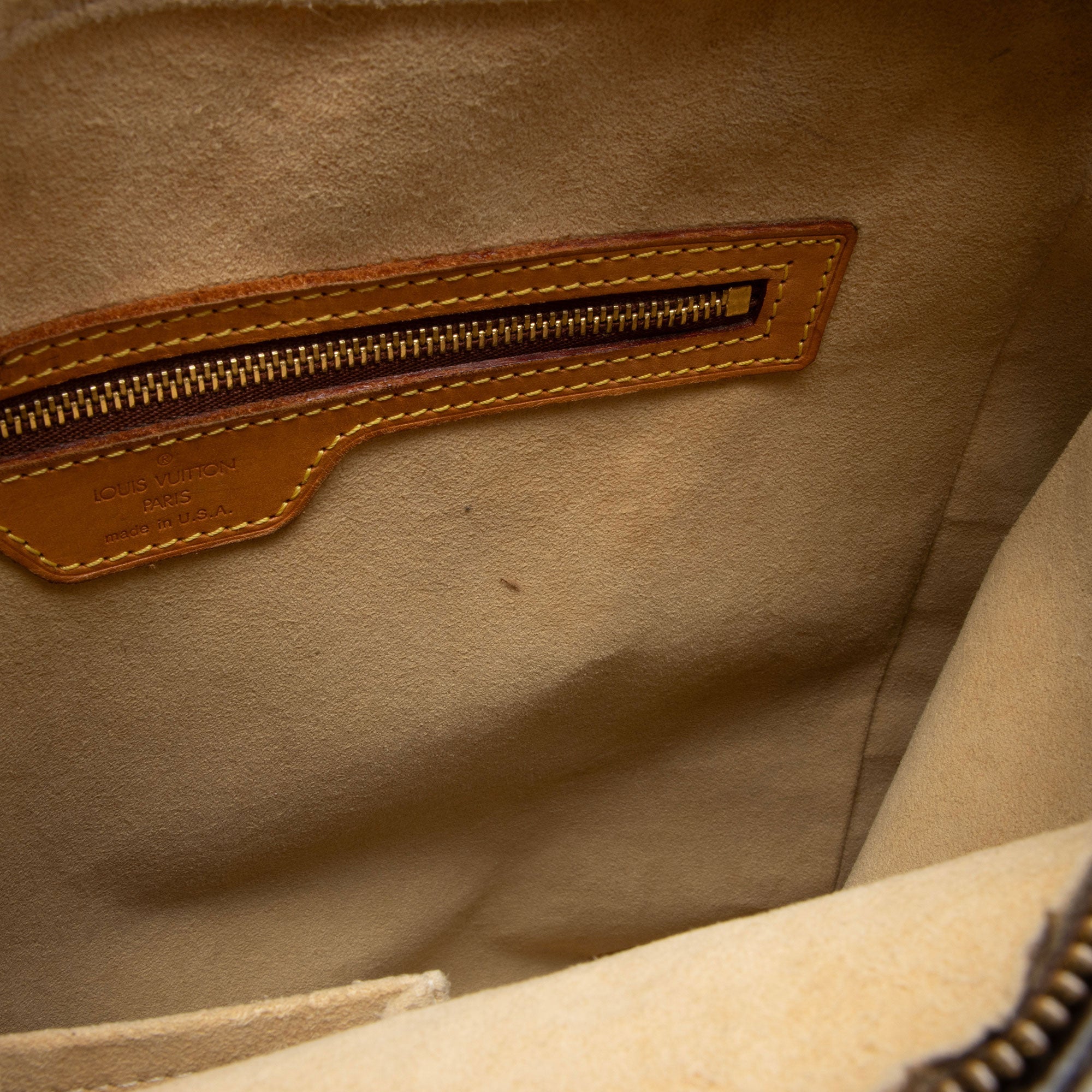 Louis Vuitton Vintage Monogram Canvas Looping GM Shoulder Bag (SHF-D9rKec)