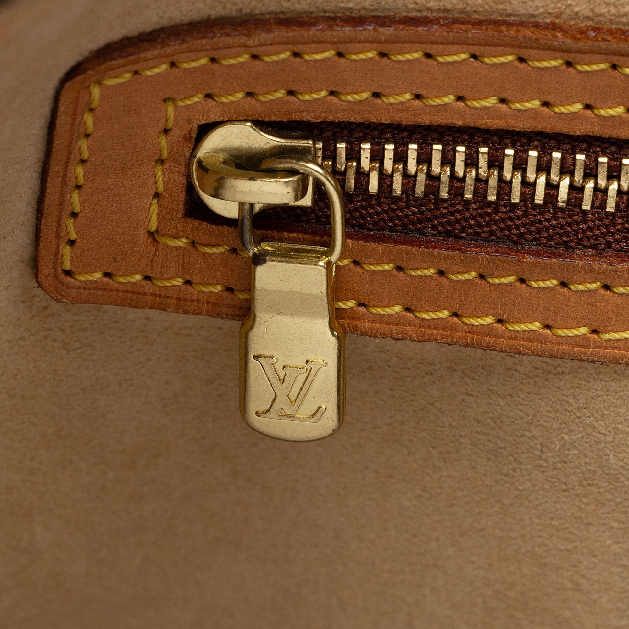 Louis Vuitton Vintage Monogram Canvas Looping GM Shoulder Bag (SHF-D9rKec)