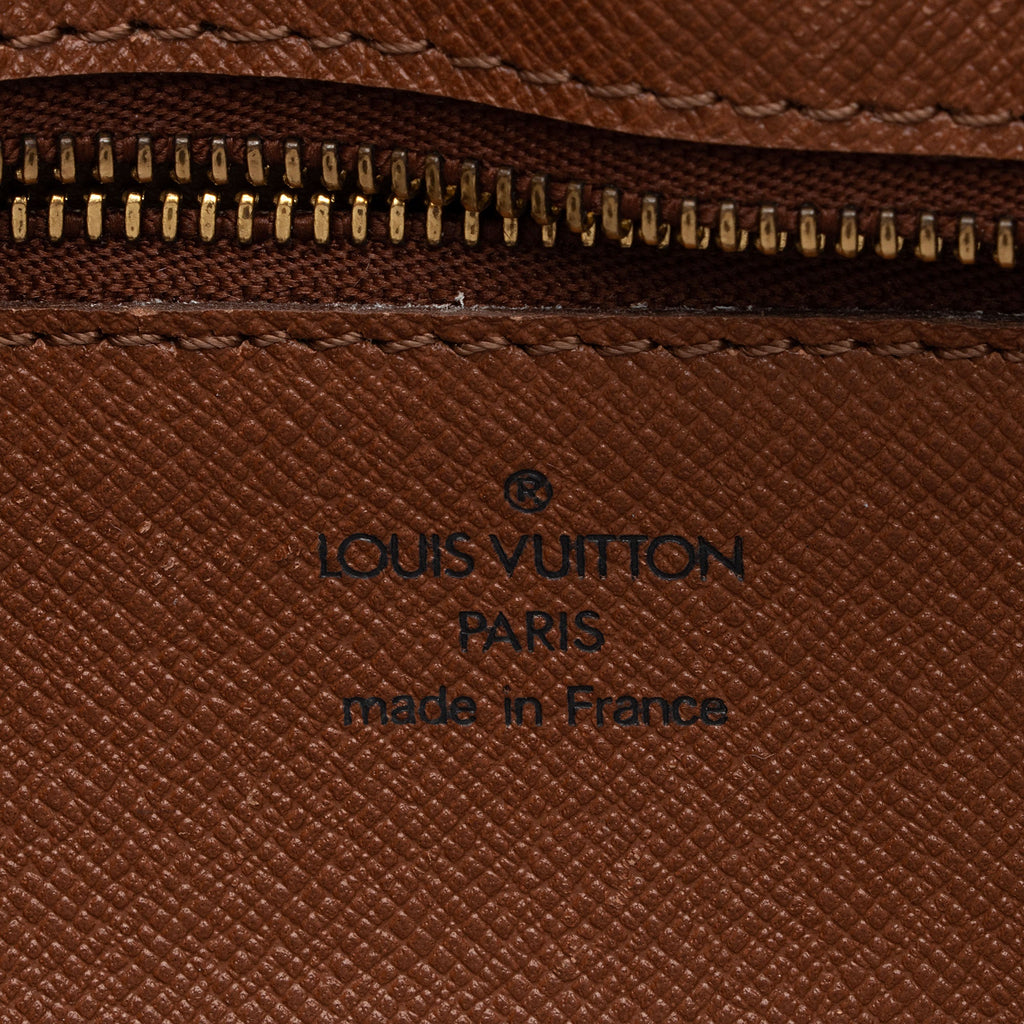 Louis Vuitton Vintage Monogram Canvas Marly Dragonne GM Clutch (SHF-5UeCtK)