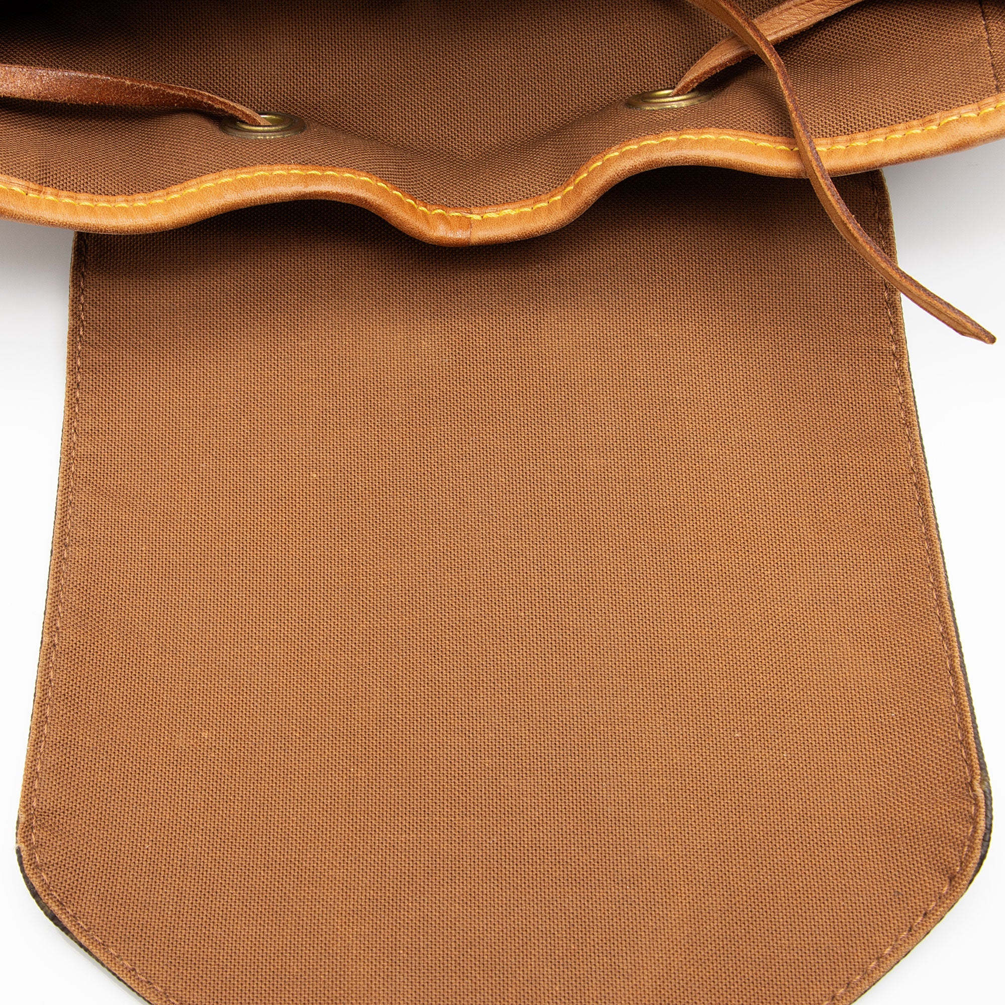 Louis Vuitton Vintage Monogram Canvas Montsouris GM Backpack (SHF-qrPhza)
