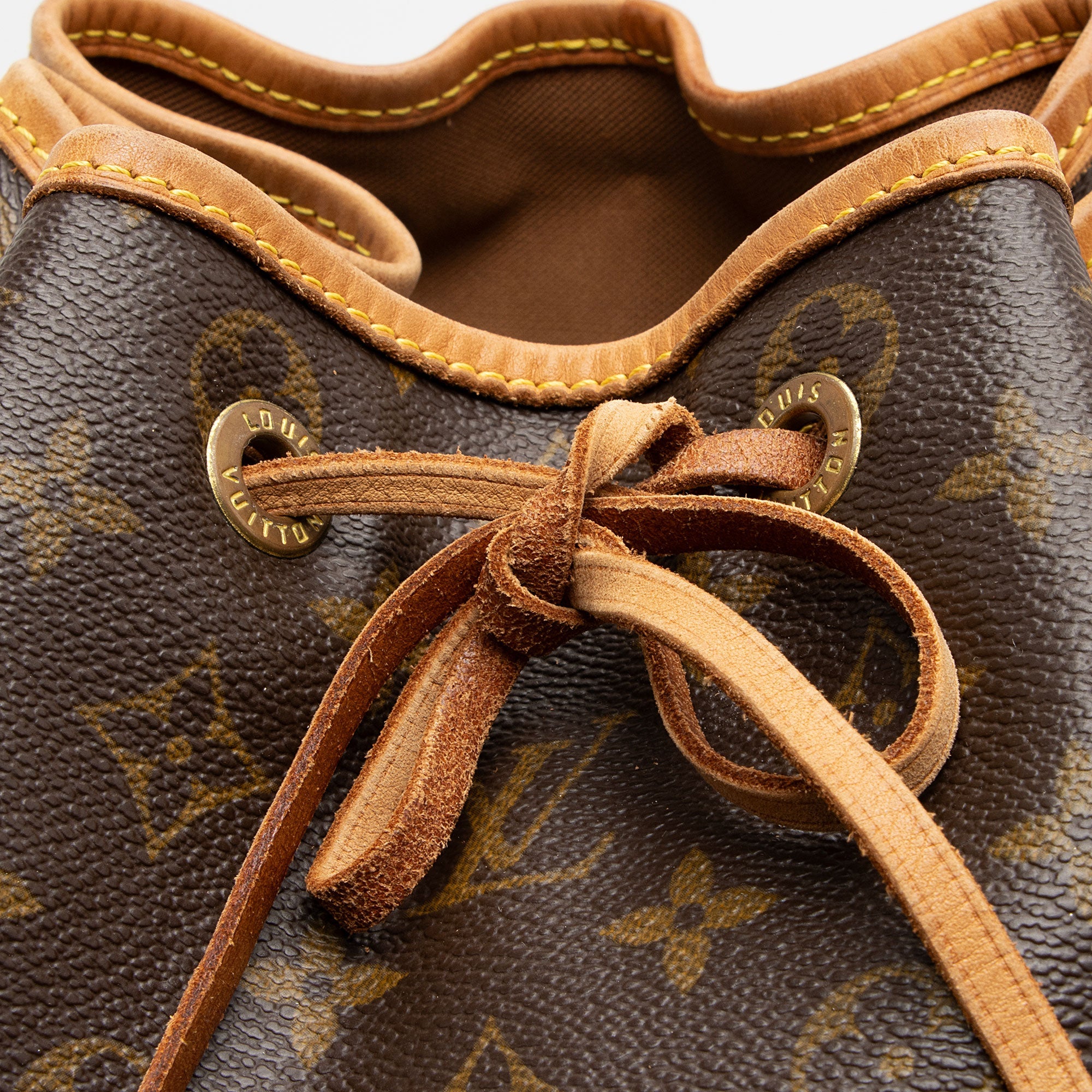 Louis Vuitton Vintage Monogram Canvas Montsouris GM Backpack (SHF-qrPhza)