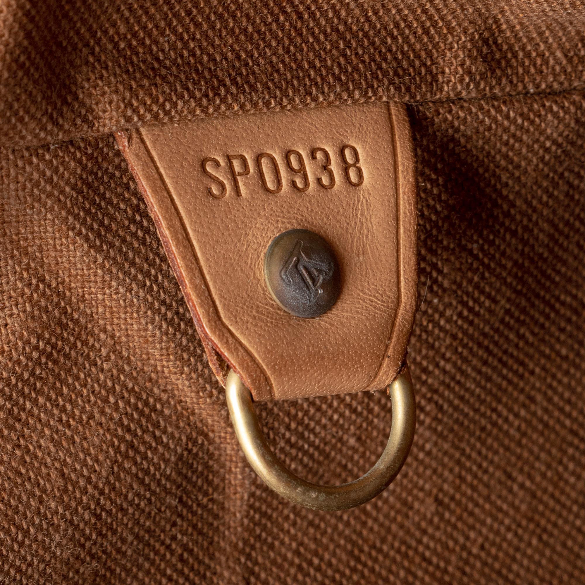 Louis Vuitton Vintage Monogram Canvas Montsouris MM Backpack (SHF-sThgs4)