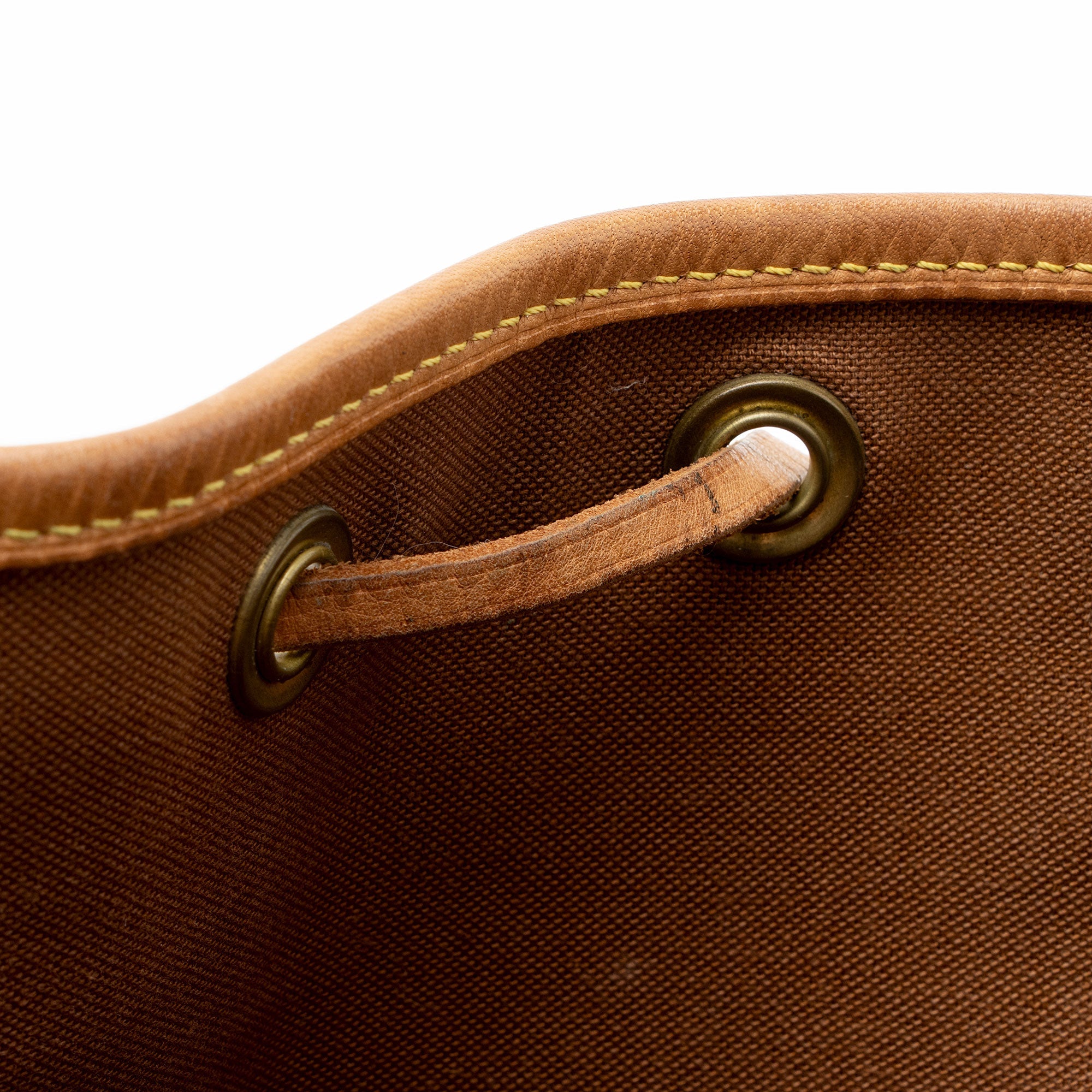 Louis Vuitton Vintage Monogram Canvas Montsouris MM Backpack (SHF-TshViZ)