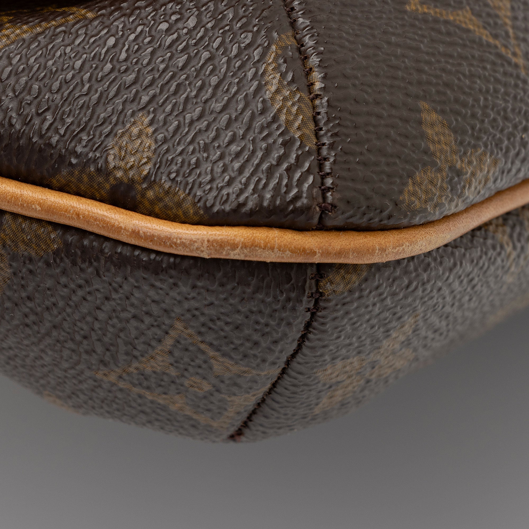 Louis Vuitton Vintage Monogram Canvas Musette Tango Shoulder Bag (SHF-SAbBw1)