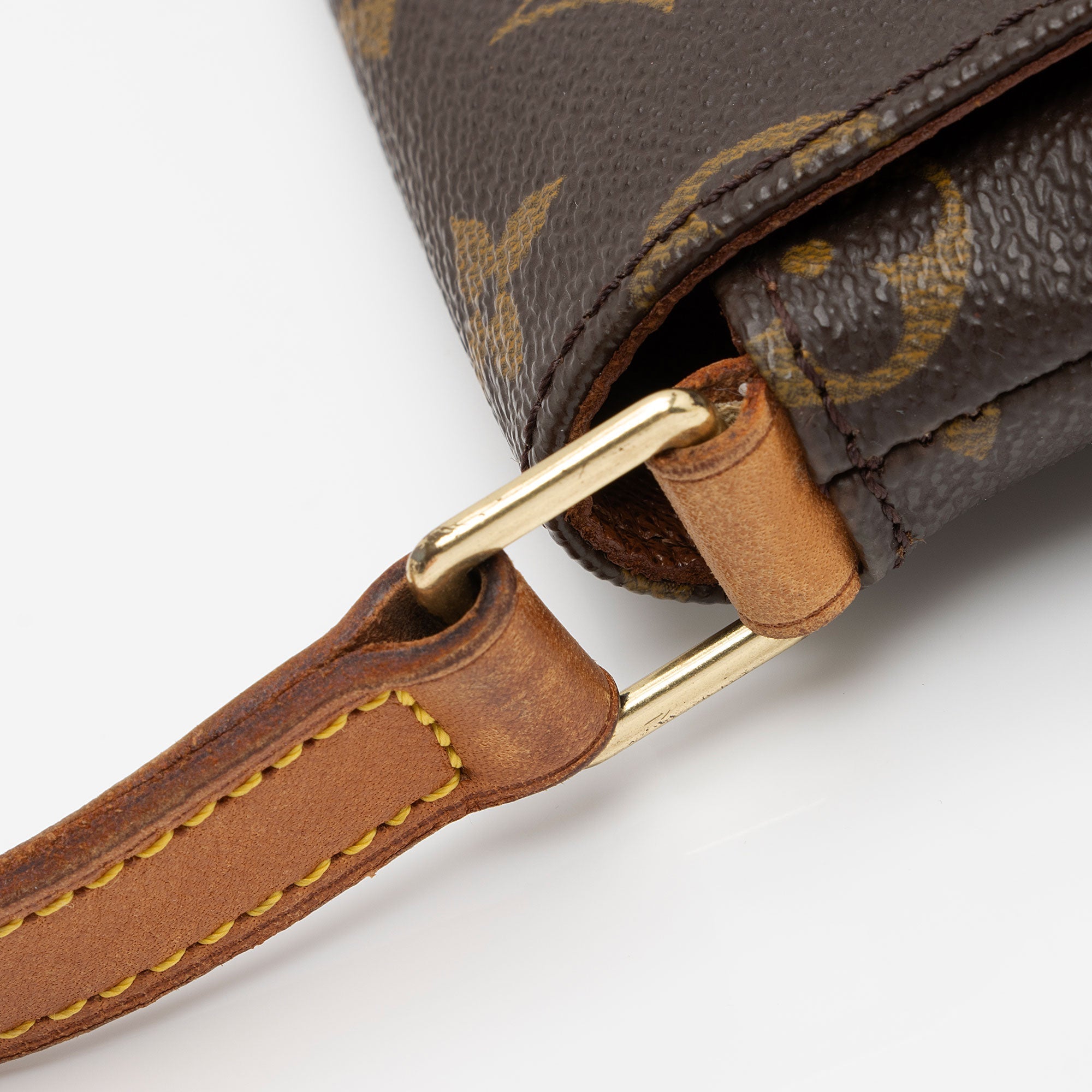Louis Vuitton Vintage Monogram Canvas Musette Tango Shoulder Bag (SHF-FvRzD3)