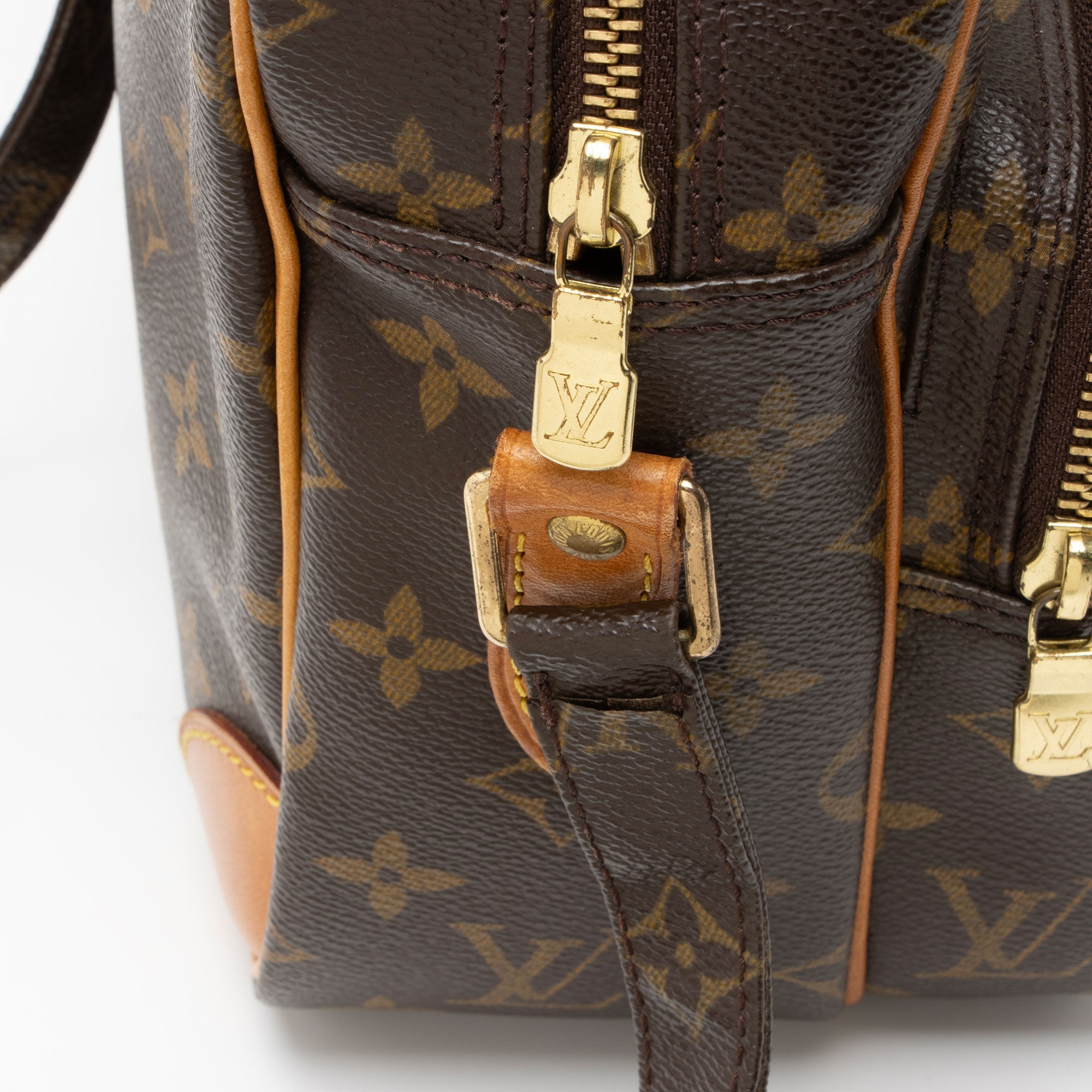 Louis Vuitton Vintage Monogram Canvas Nile MM Messenger