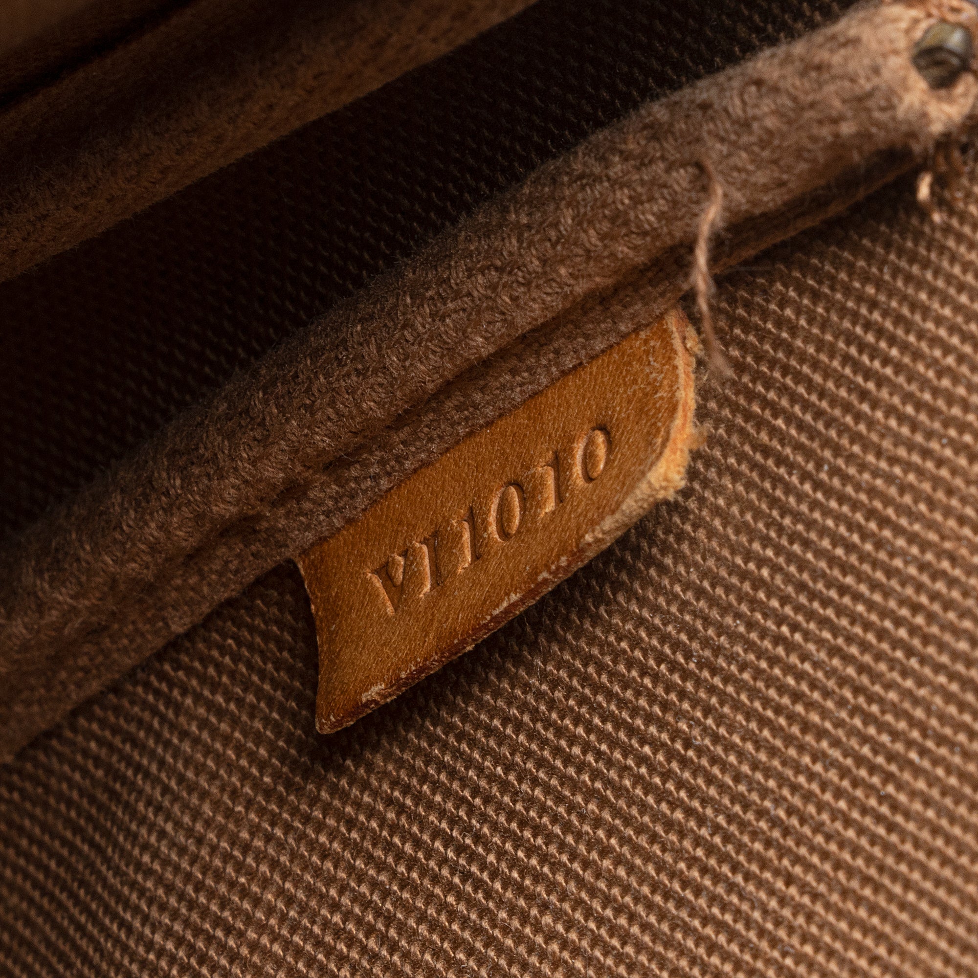 Louis Vuitton Vintage Monogram Canvas Pochette Accessoires (SHF-31L4en)