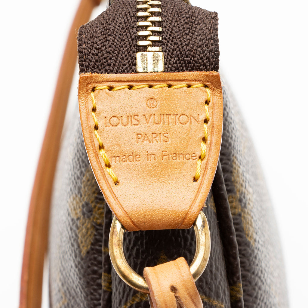 Louis Vuitton Vintage Monogram Canvas Pochette Accessoires