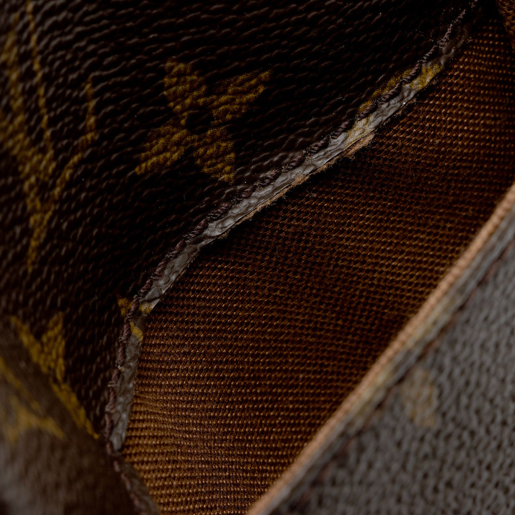 Louis Vuitton Vintage Monogram Canvas Pochette Gange Sling Bag (SHF-BjNVCp)