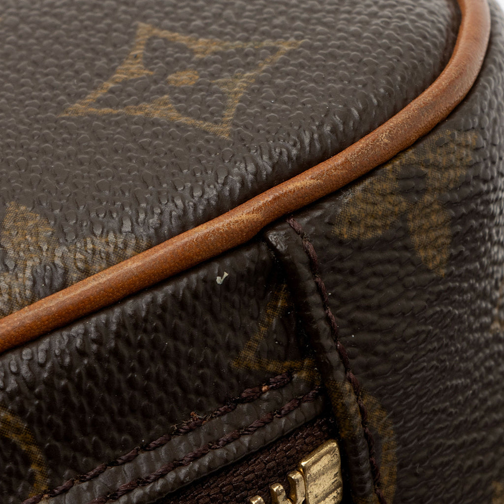 Louis Vuitton Vintage Monogram Canvas Pochette Gange Sling Bag (SHF-BjNVCp)