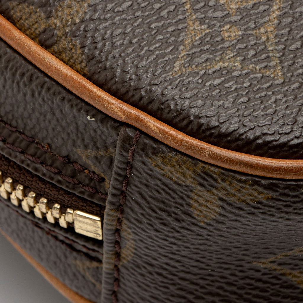 Louis Vuitton Vintage Monogram Canvas Pochette Gange Sling Bag (SHF-BjNVCp)