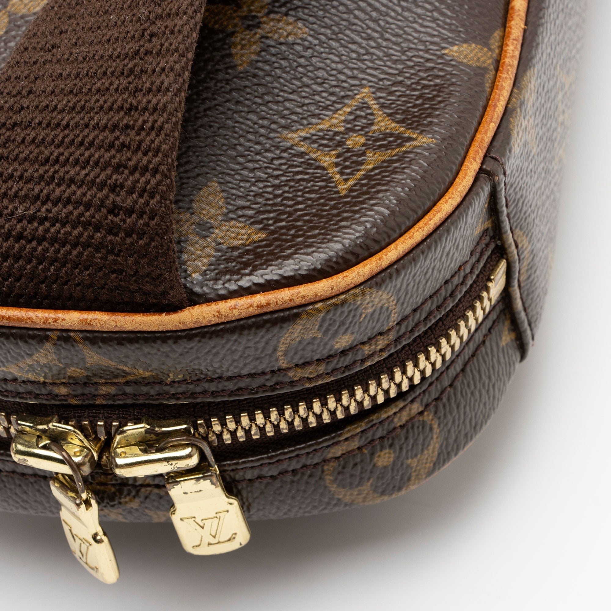 Louis Vuitton Vintage Monogram Canvas Pochette Gange Sling Bag
