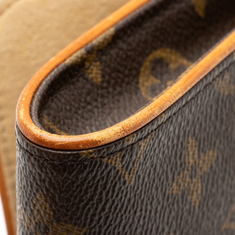 Louis Vuitton Vintage Monogram Canvas Pochette Twin GM Shoulder Bag (SHF-20305)