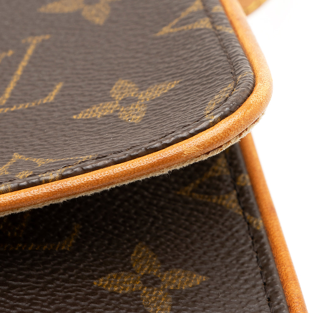 Louis Vuitton Vintage Monogram Canvas Pochette Twin GM Shoulder Bag (SHF-20305)
