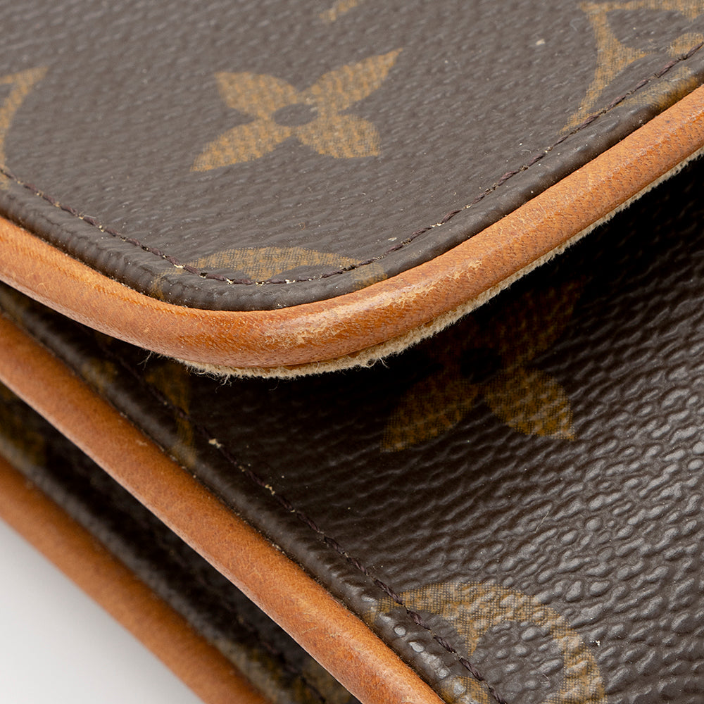 Louis Vuitton Vintage Monogram Canvas Pochette Twin GM Shoulder Bag (SHF-20791)