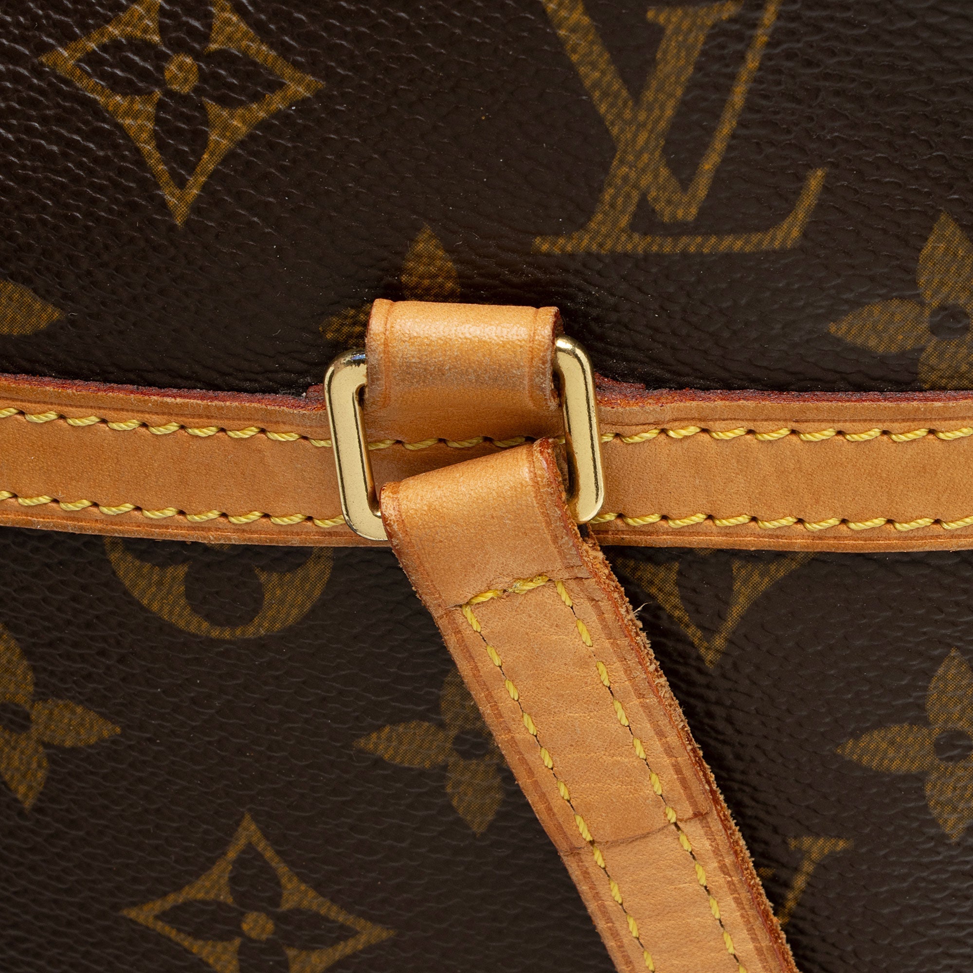 Louis Vuitton Vintage Monogram Canvas Sac Coussin GM Shoulder Bag (SHF-VU1dTG)