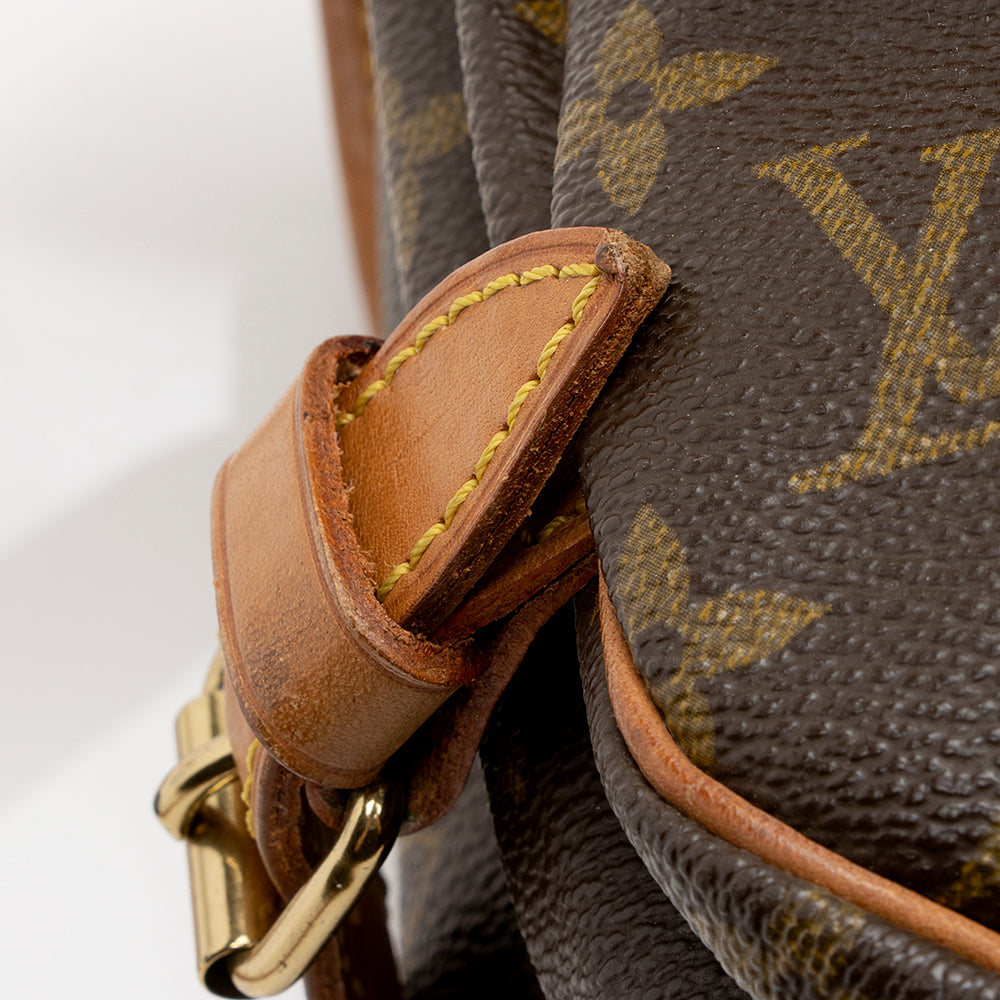 Louis Vuitton Vintage Monogram Canvas Saumur 30 Messenger Bag (SHF-20788)