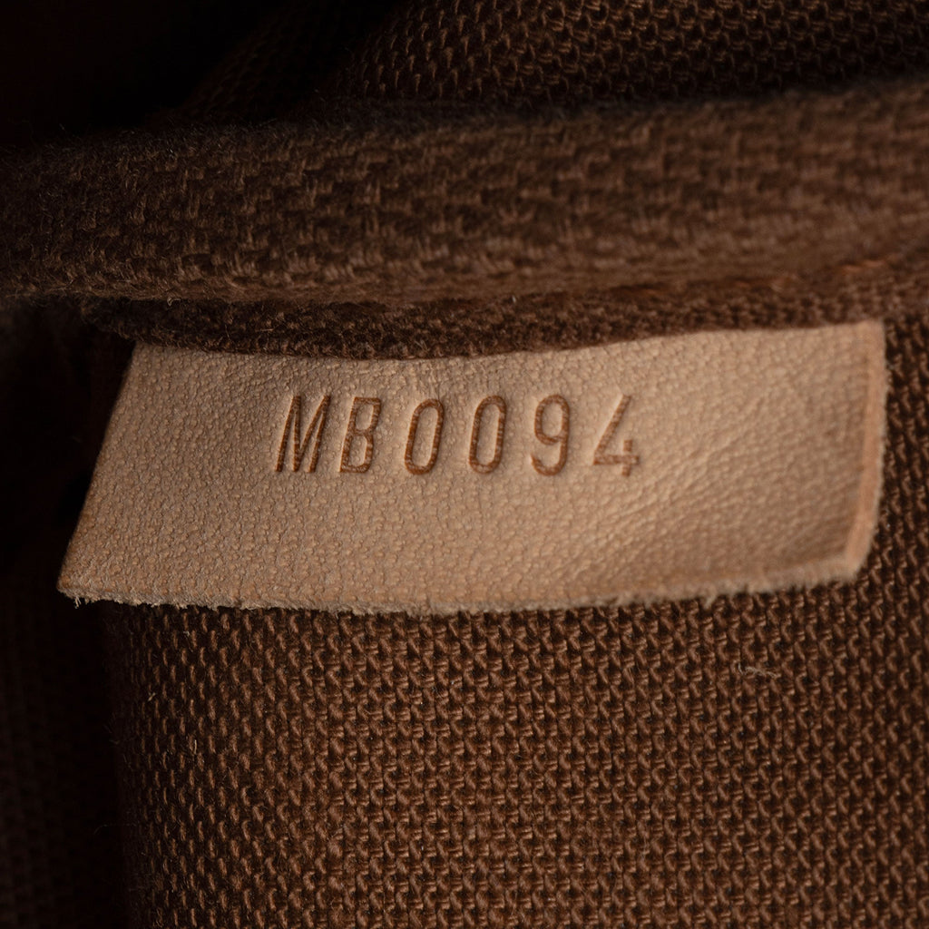 Louis Vuitton Vintage Monogram Canvas Saumur 30 Messenger