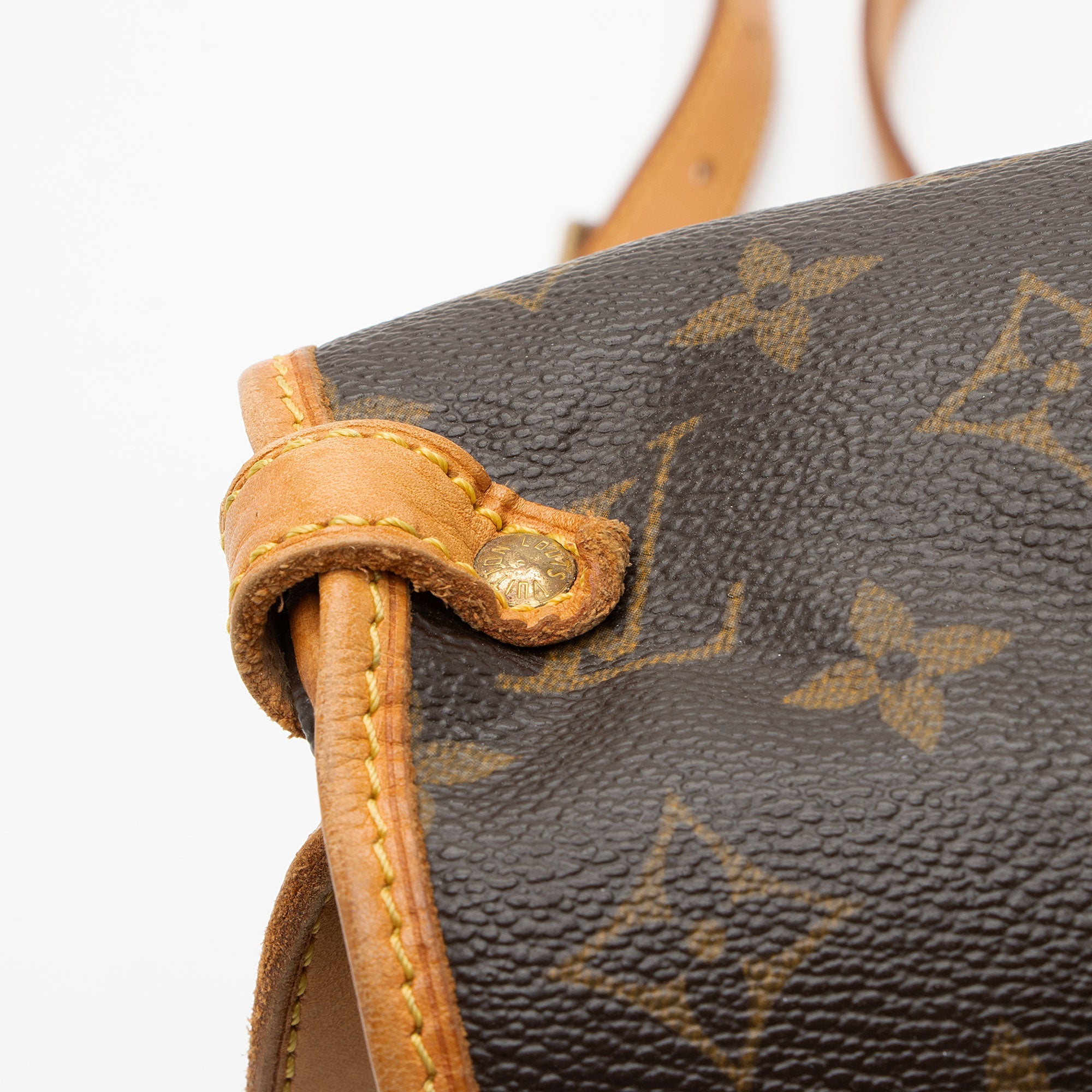 Louis Vuitton Vintage Monogram Canvas Saumur 30 Messenger