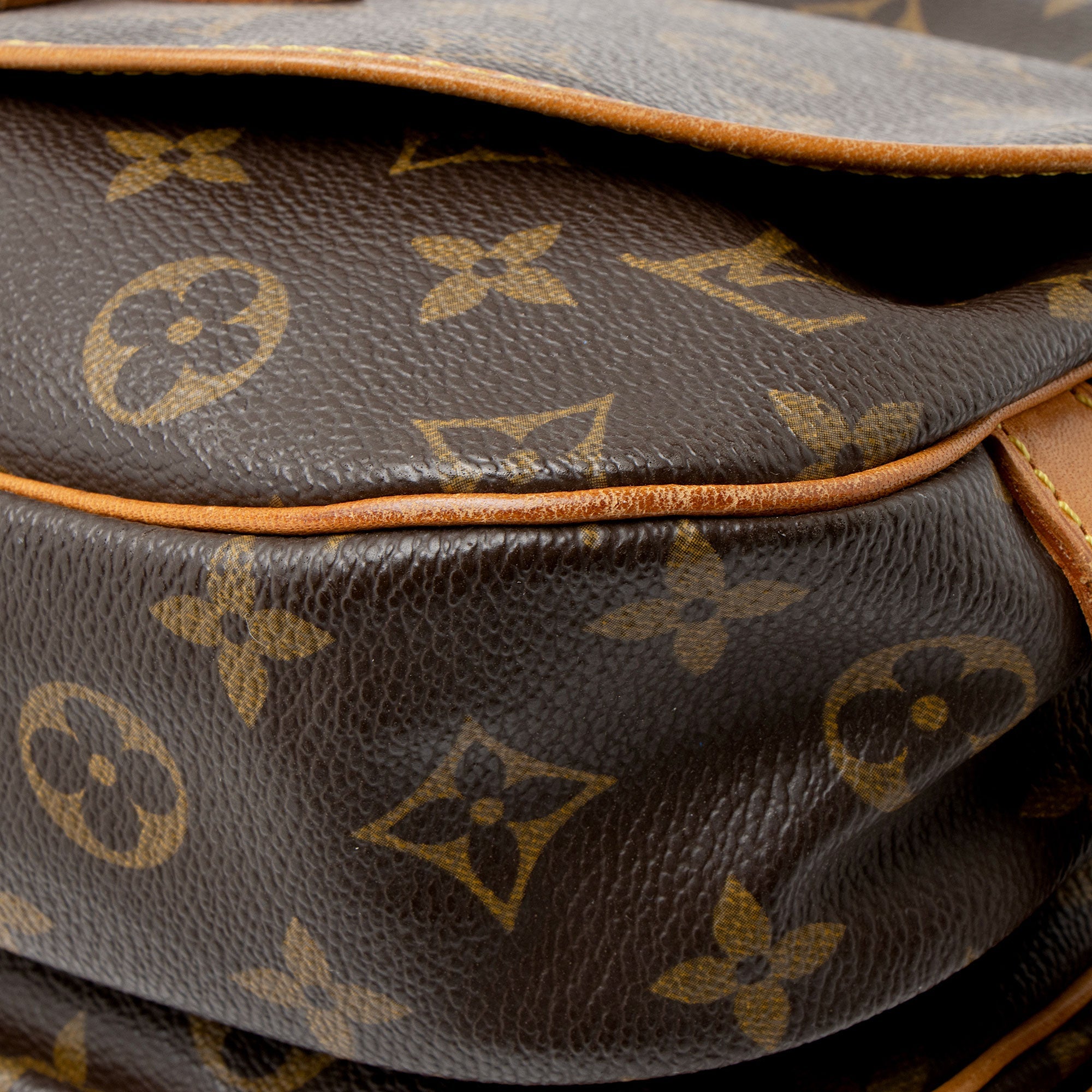 Louis Vuitton Vintage Monogram Canvas Saumur 30 Messenger
