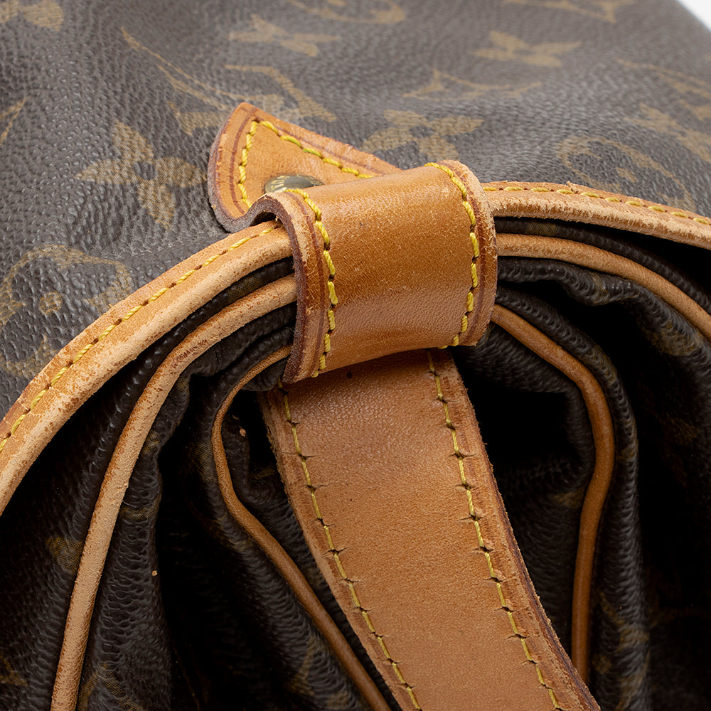 Louis Vuitton Vintage Monogram Canvas Saumur 35 Messenger Bag (SHF-21214)