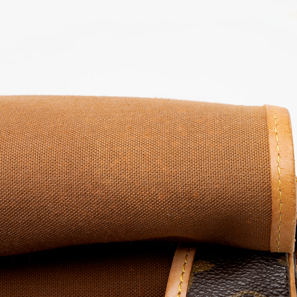 Louis Vuitton Vintage Monogram Canvas Saumur 35 Messenger Bag (SHF-21214)