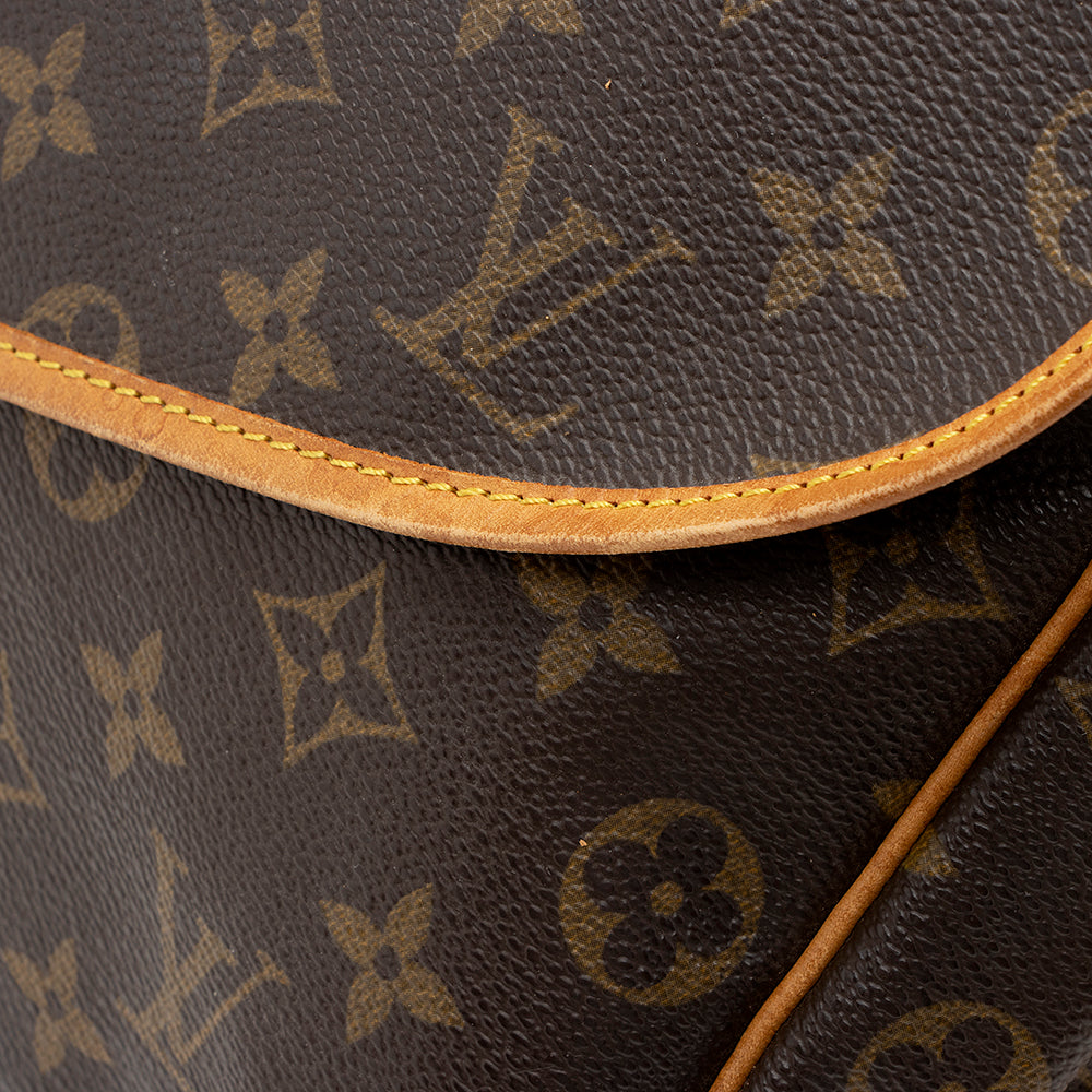 Louis Vuitton Vintage Monogram Canvas Saumur 35 Messenger Bag (SHF-21214)