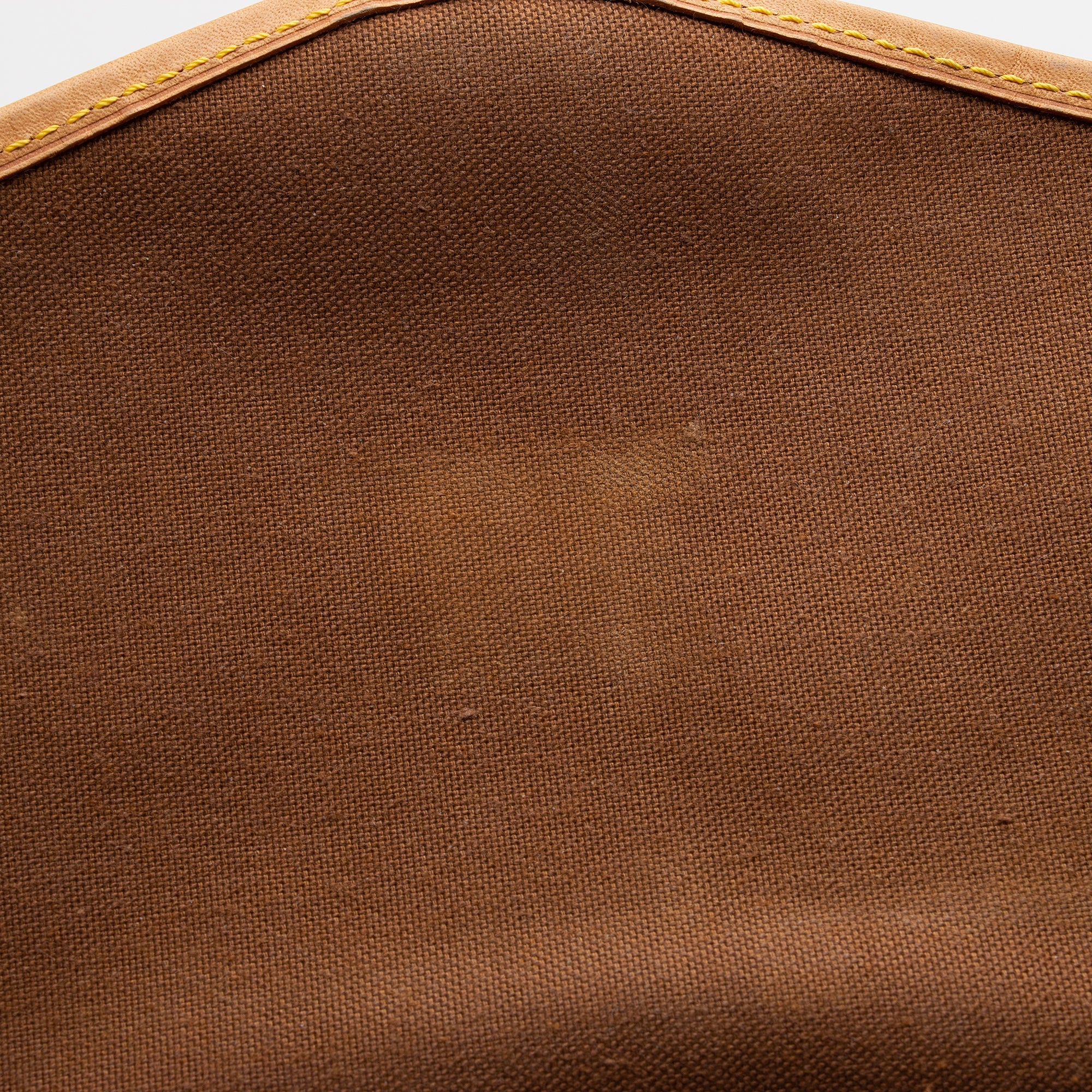 Louis Vuitton Vintage Monogram Canvas Saumur 35 Messenger Bag (SHF-sIW7oS)