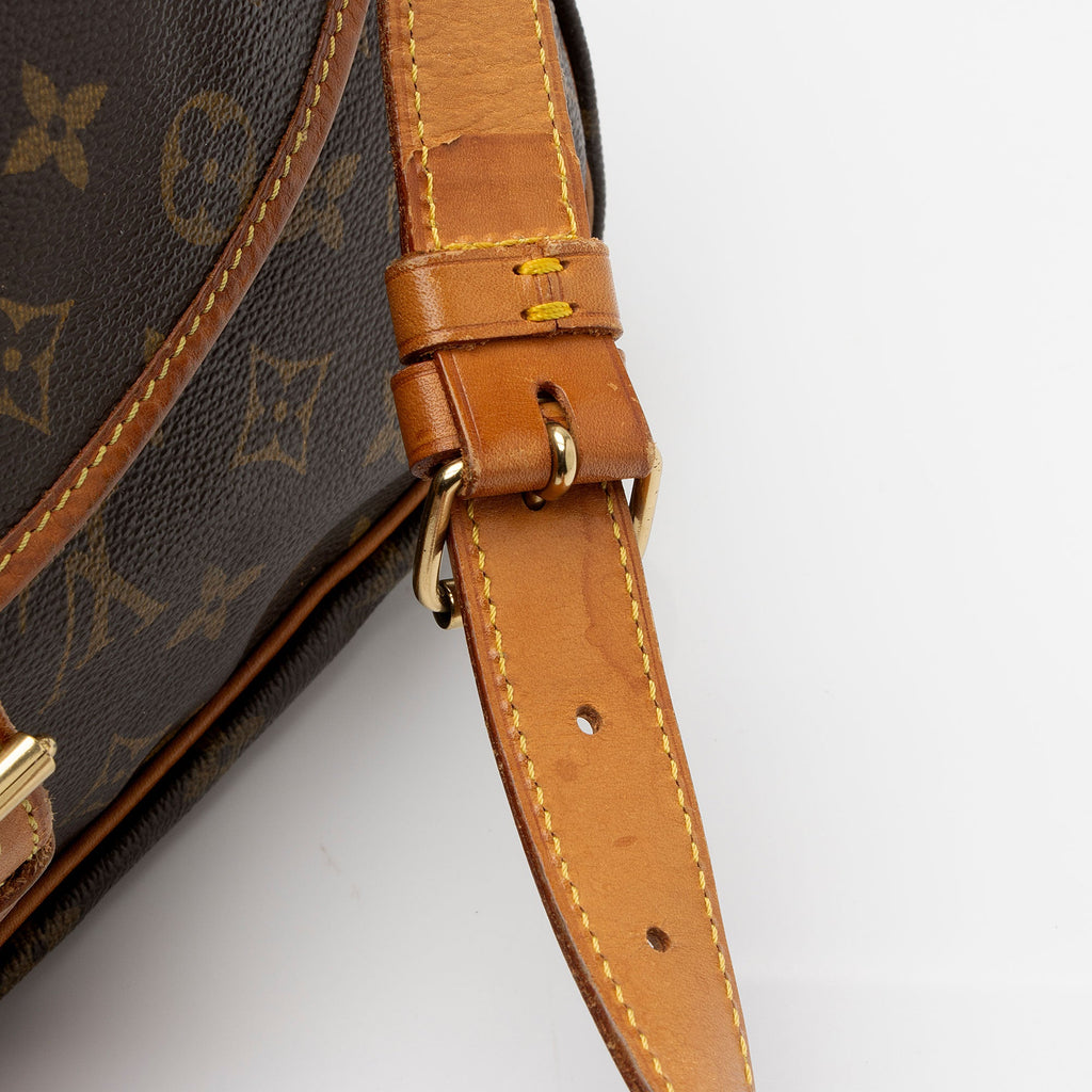 Louis Vuitton Vintage Monogram Canvas Saumur 35 Messenger Bag (SHF-Tk3PjK)