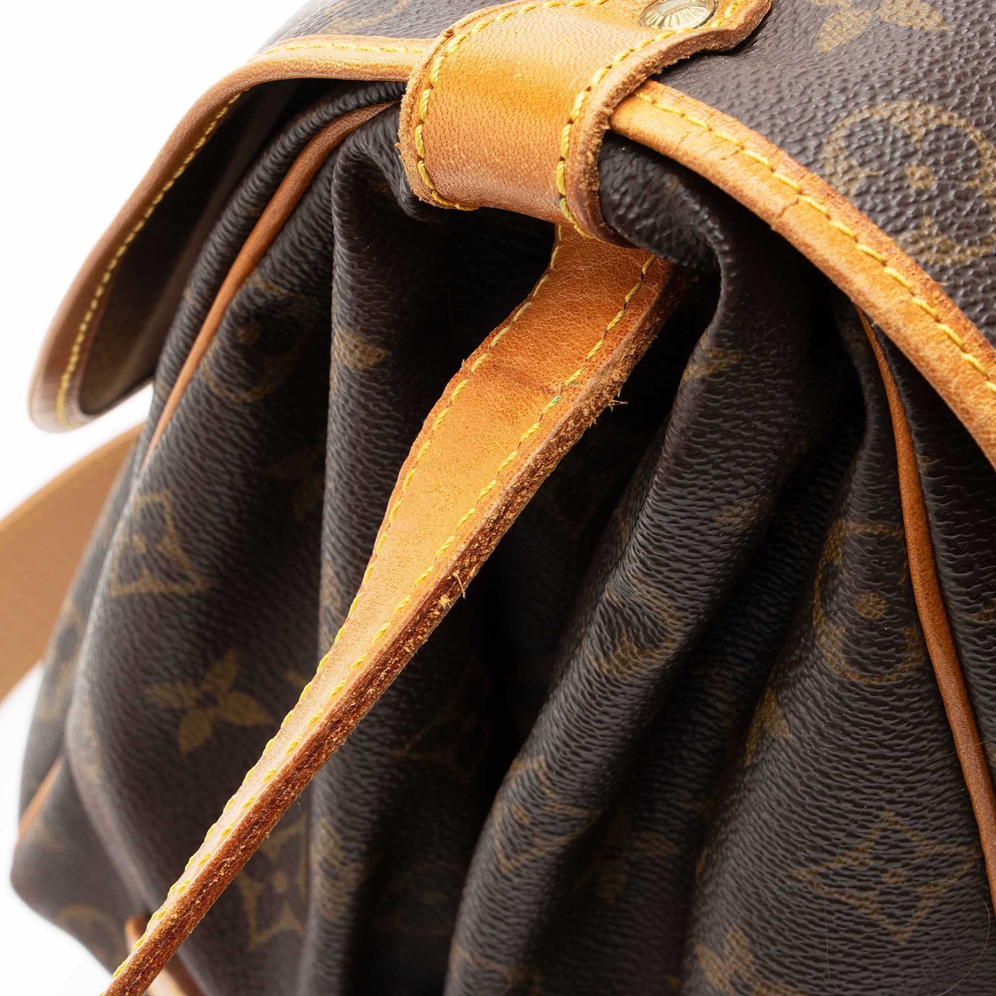 Louis Vuitton Vintage Monogram Canvas Saumur 35 Messenger