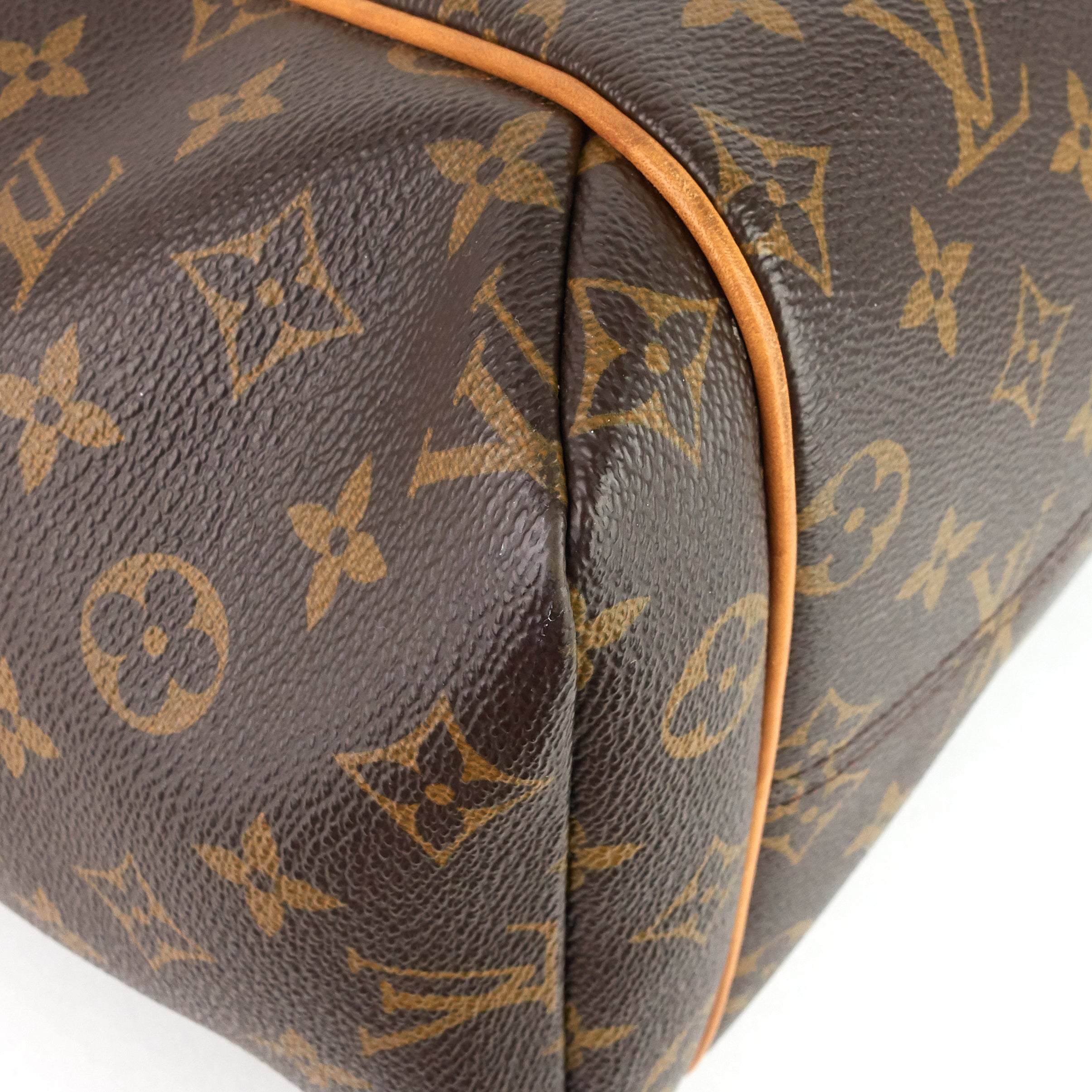 Louis Vuitto Totally MM Monogram Canvas Tote Bag