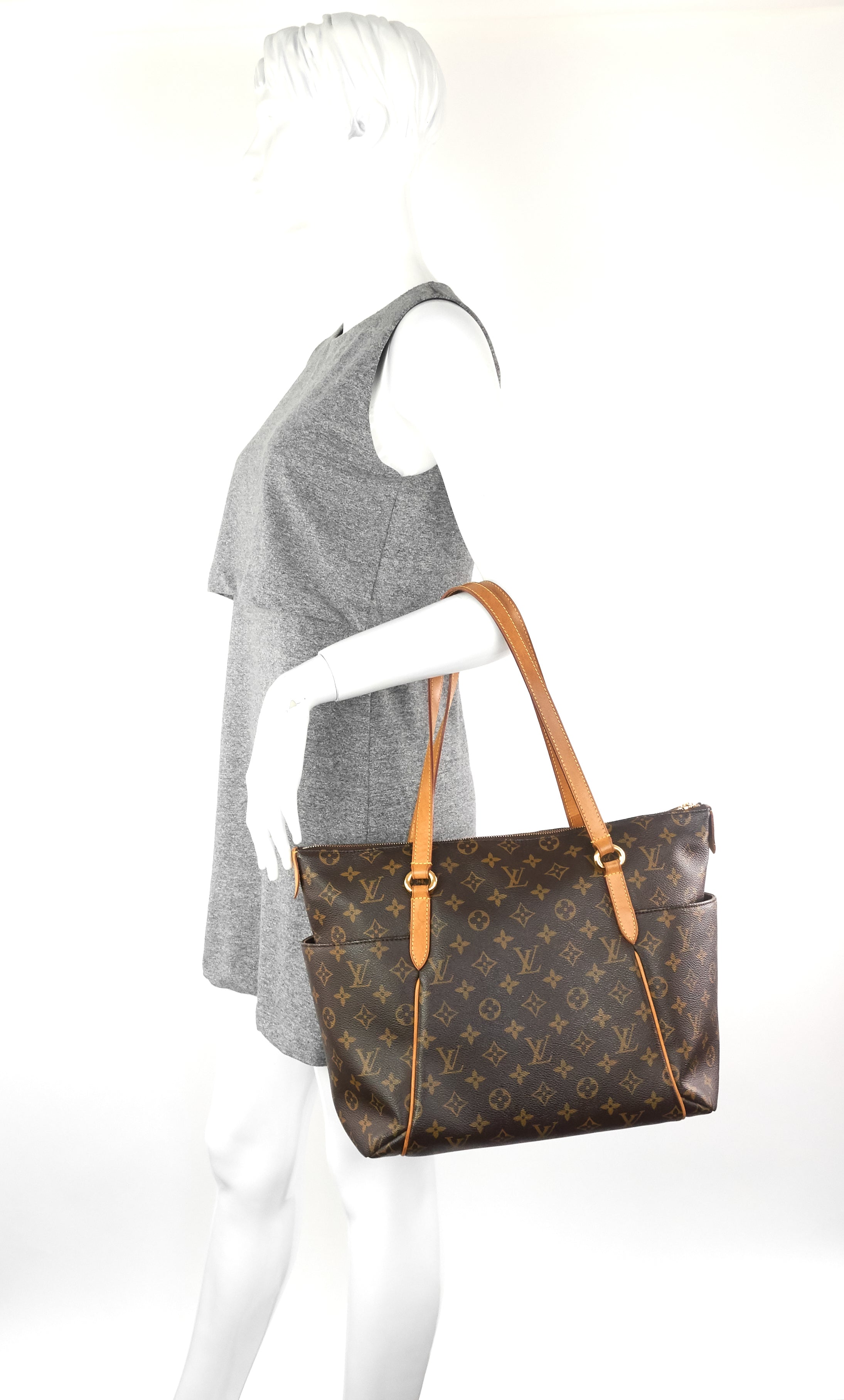 Louis Vuitto Totally MM Monogram Canvas Tote Bag