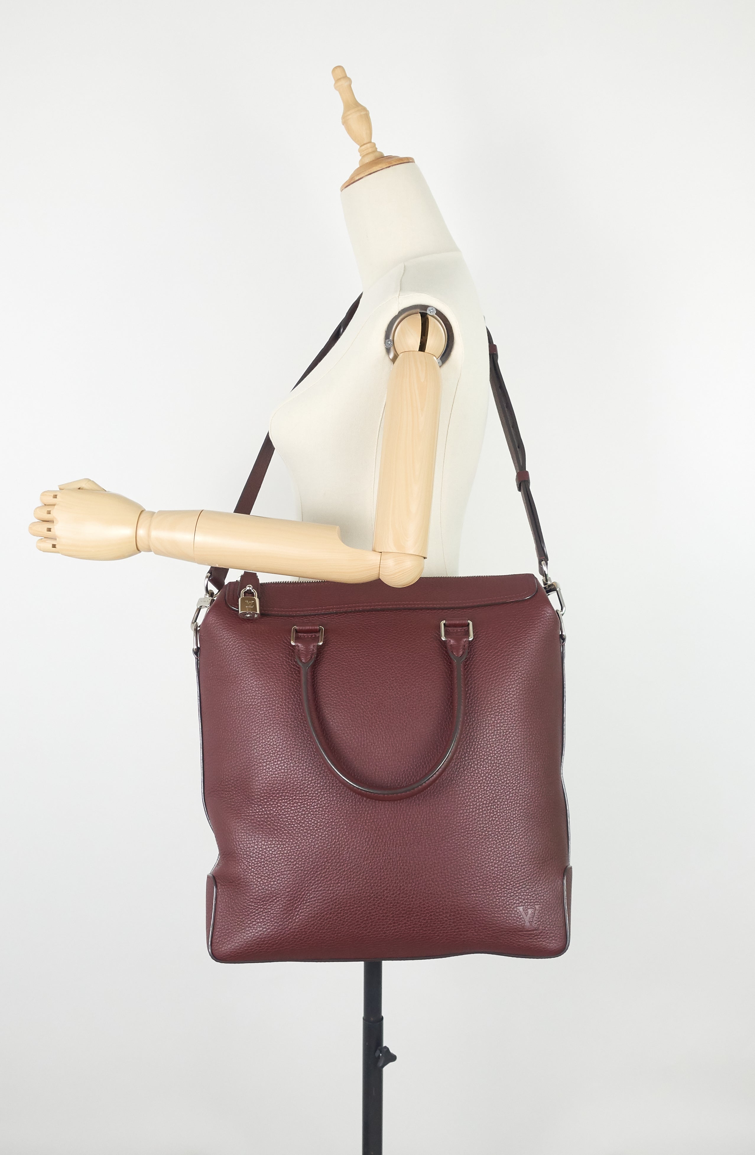 Louis Vuitto Greenwich Taurillon Leather Tote Bag