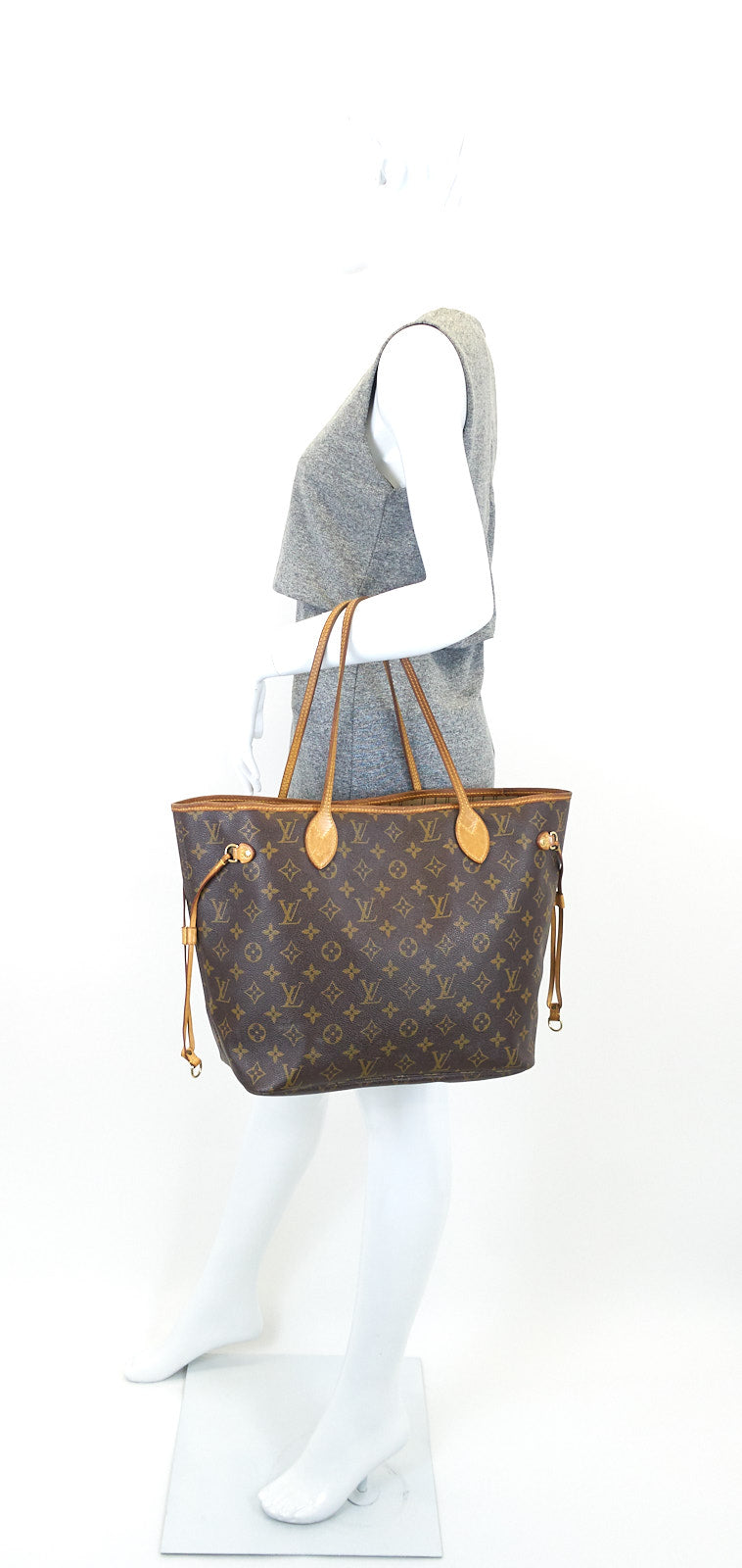 Louis Vuitto Neverfull MM Monogram Canvas Shoulder Bag