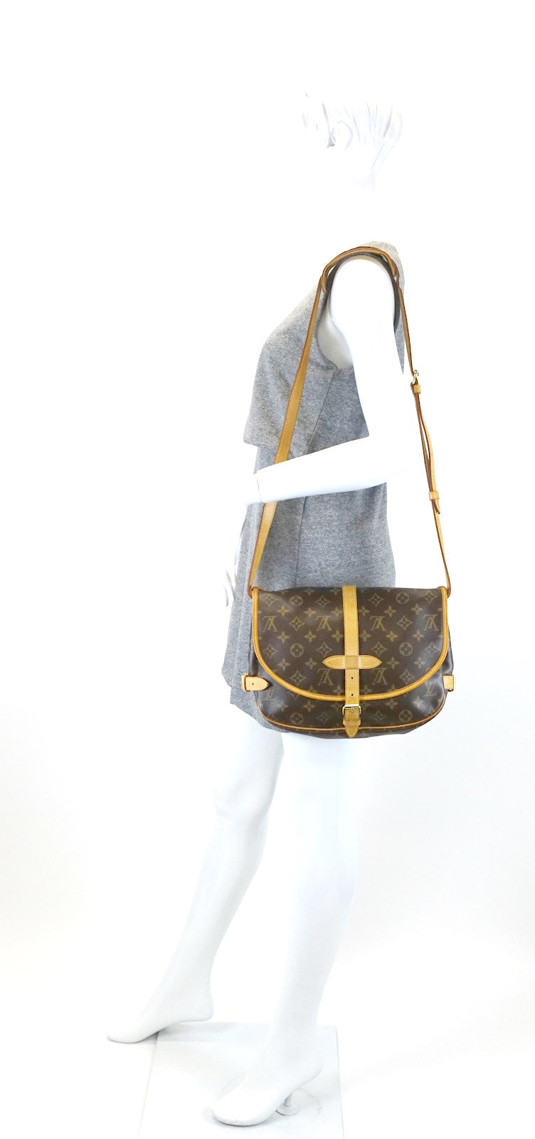 Louis Vuitto Saumur 25 Monogram Canvas Shoulder Bag