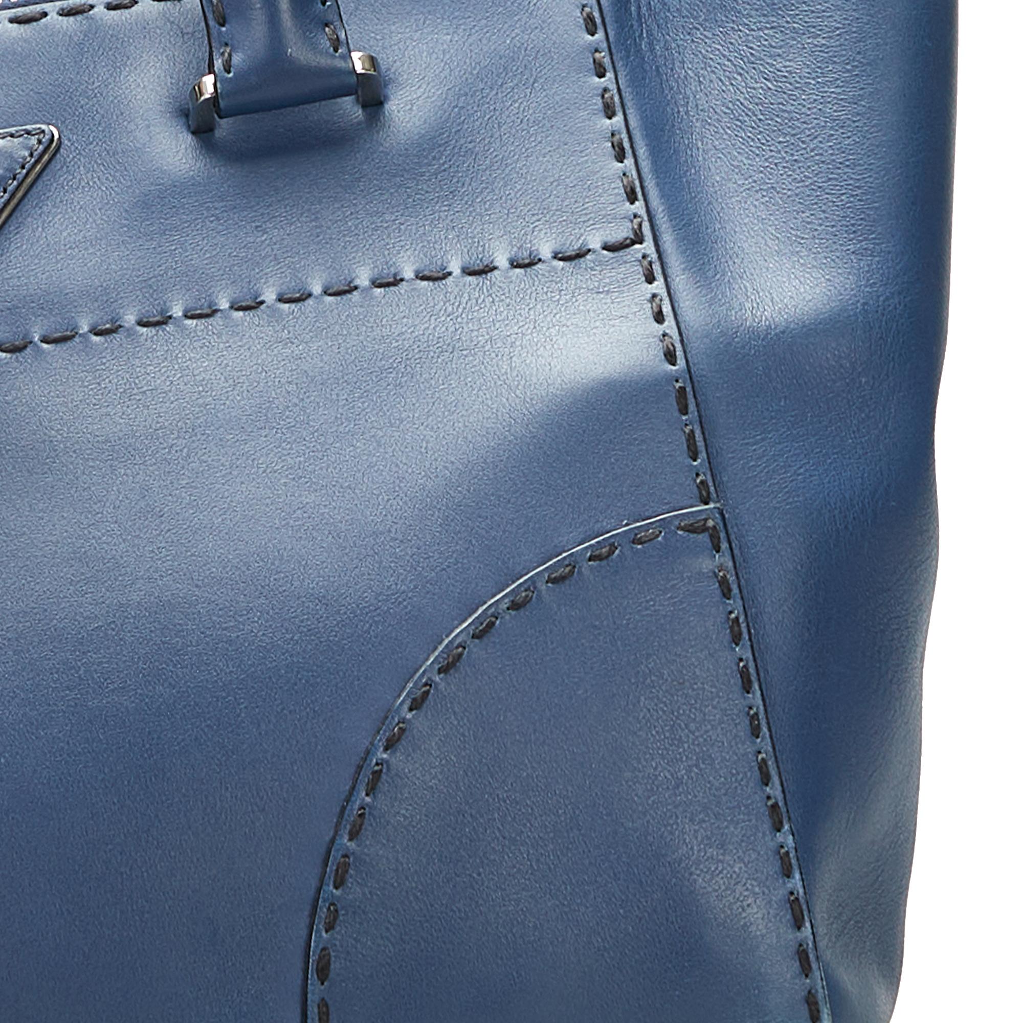 Prada Calfskin Stitched Handbag (SHG-JgY2rH)