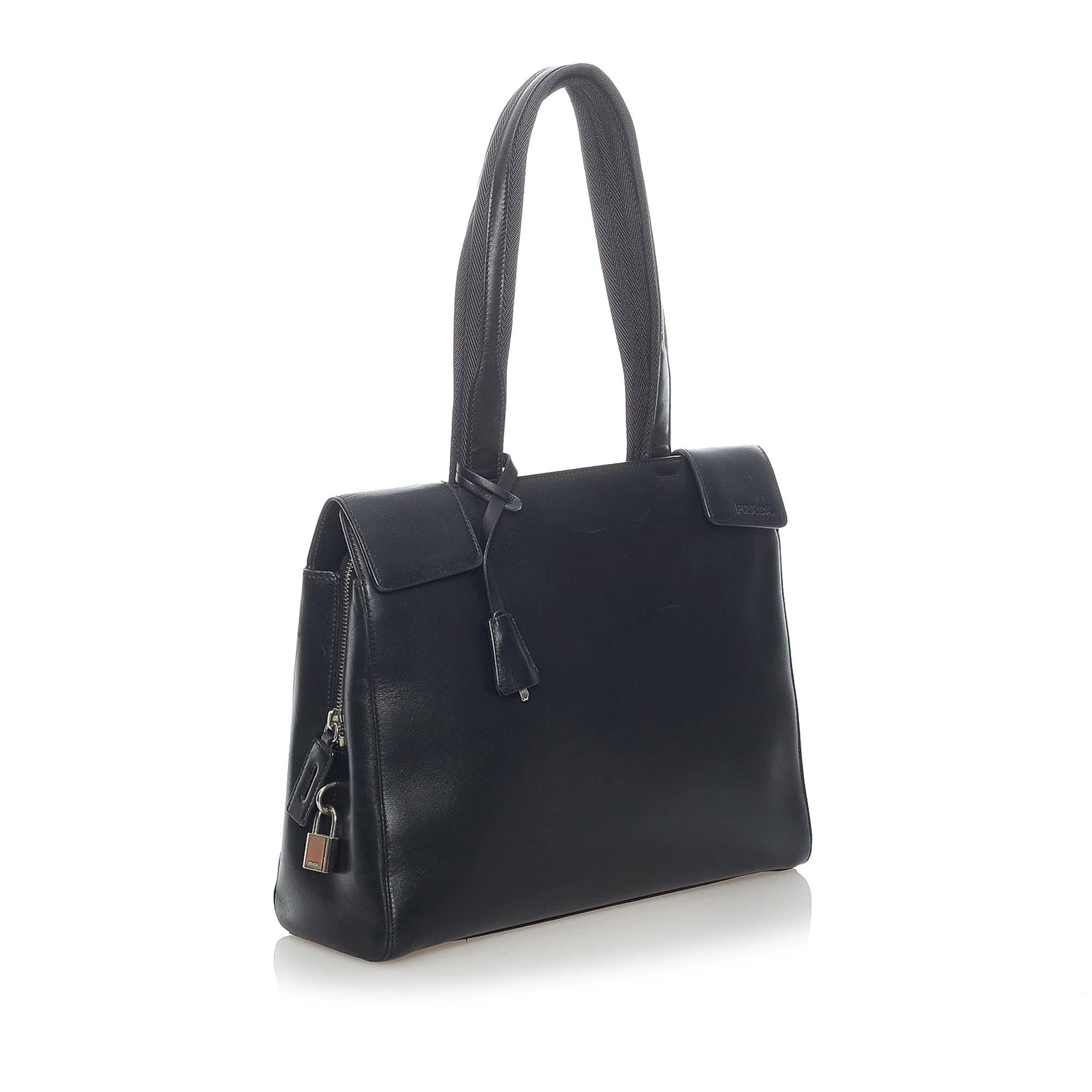 Prada Leather Shoulder Bag (SHG-31747)