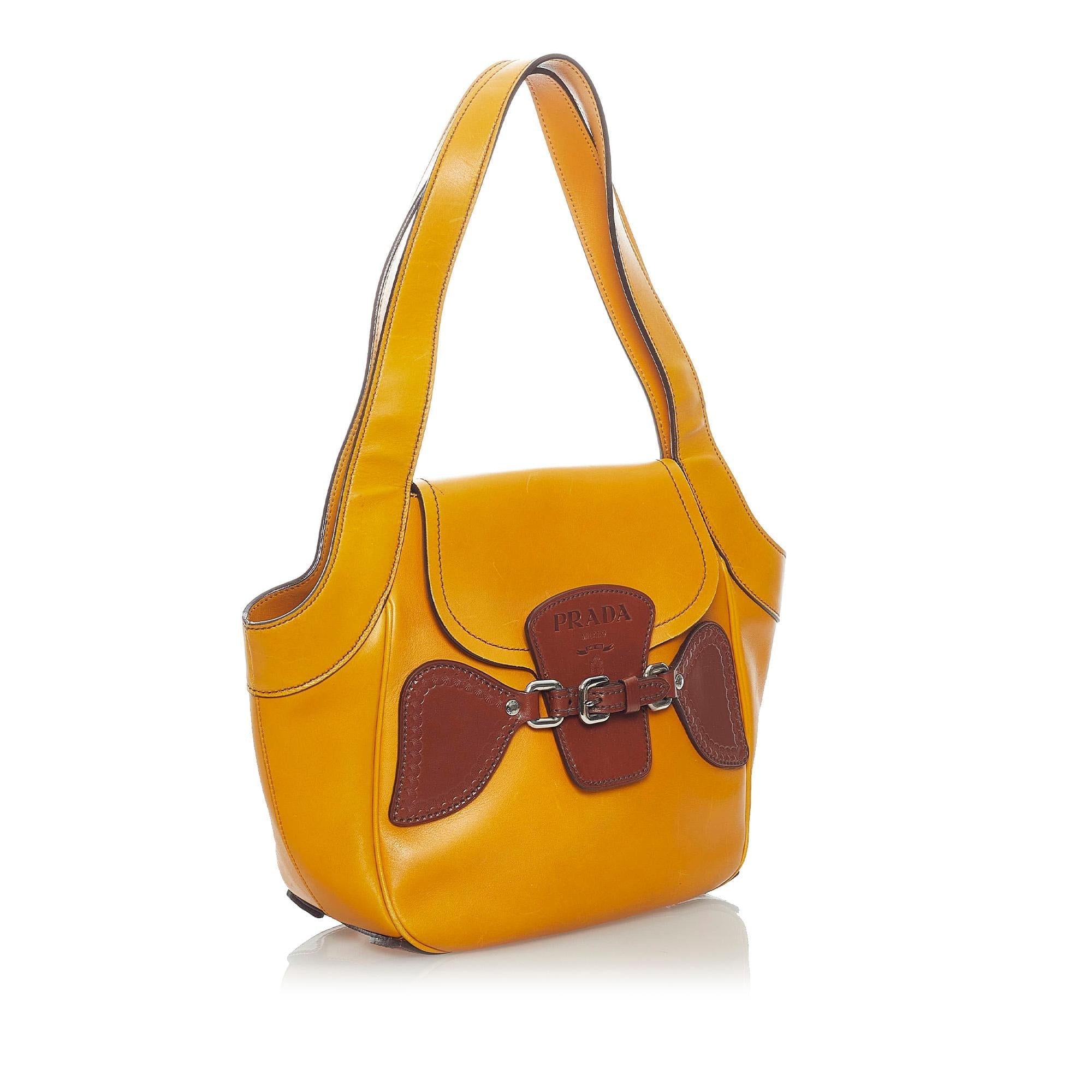 Prada Leather Shoulder Bag (SHG-32701)