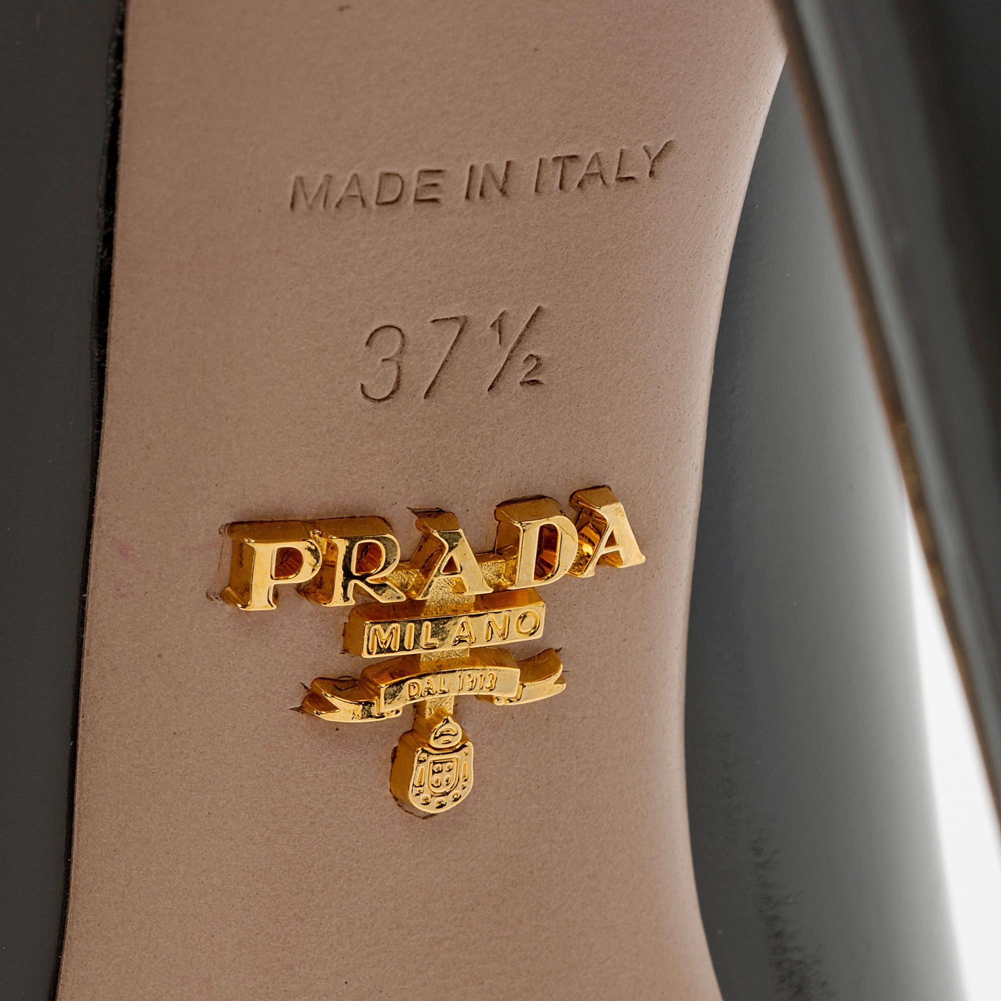 Prada Patent Leather Pumps - Size 7.5 / 37.5 (SHF-iVZkj8)