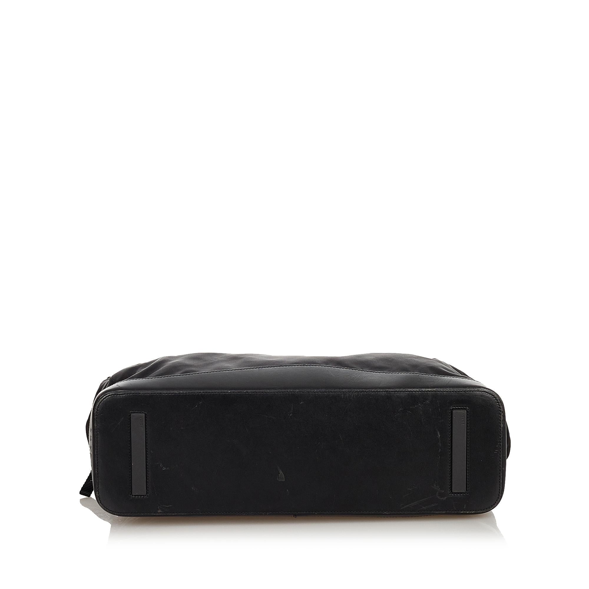 Prada Tessuto Shoulder Bag (SHG-31565)