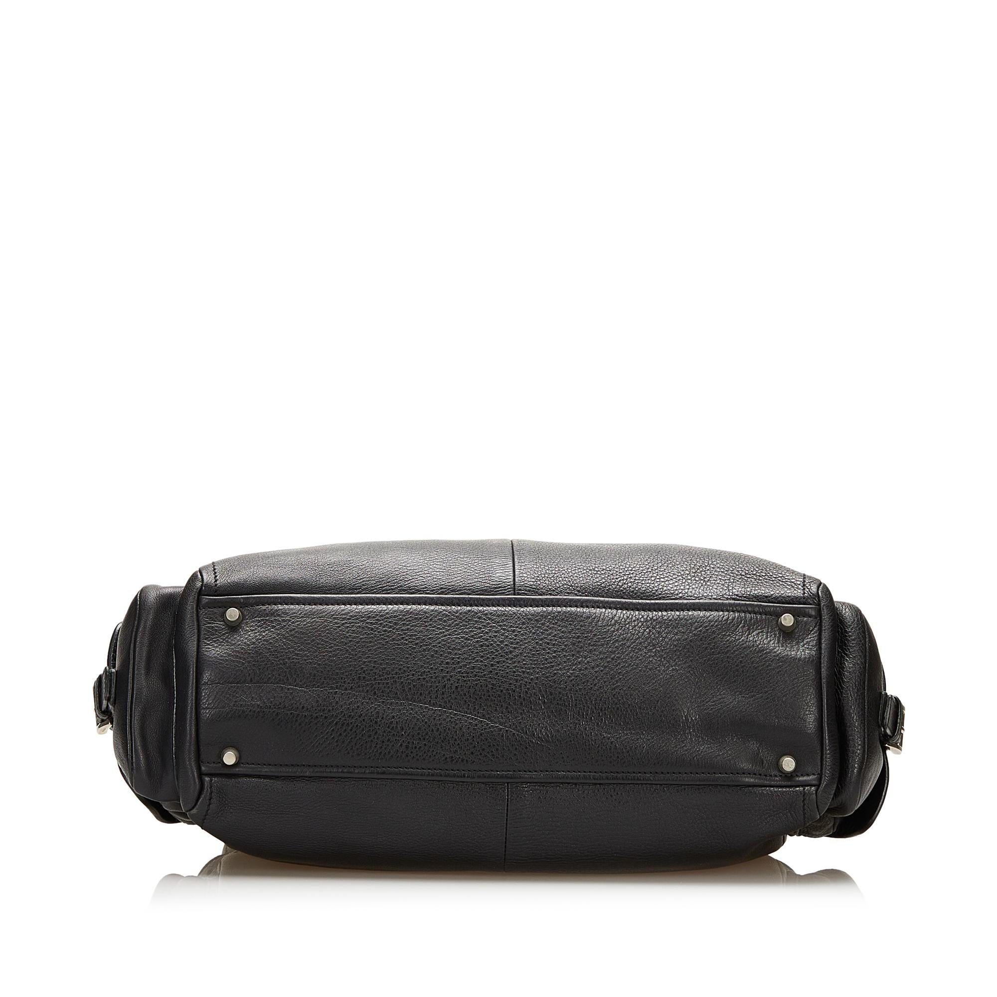 Prada Vitello Daino Shoulder Bag (SHG-35600)