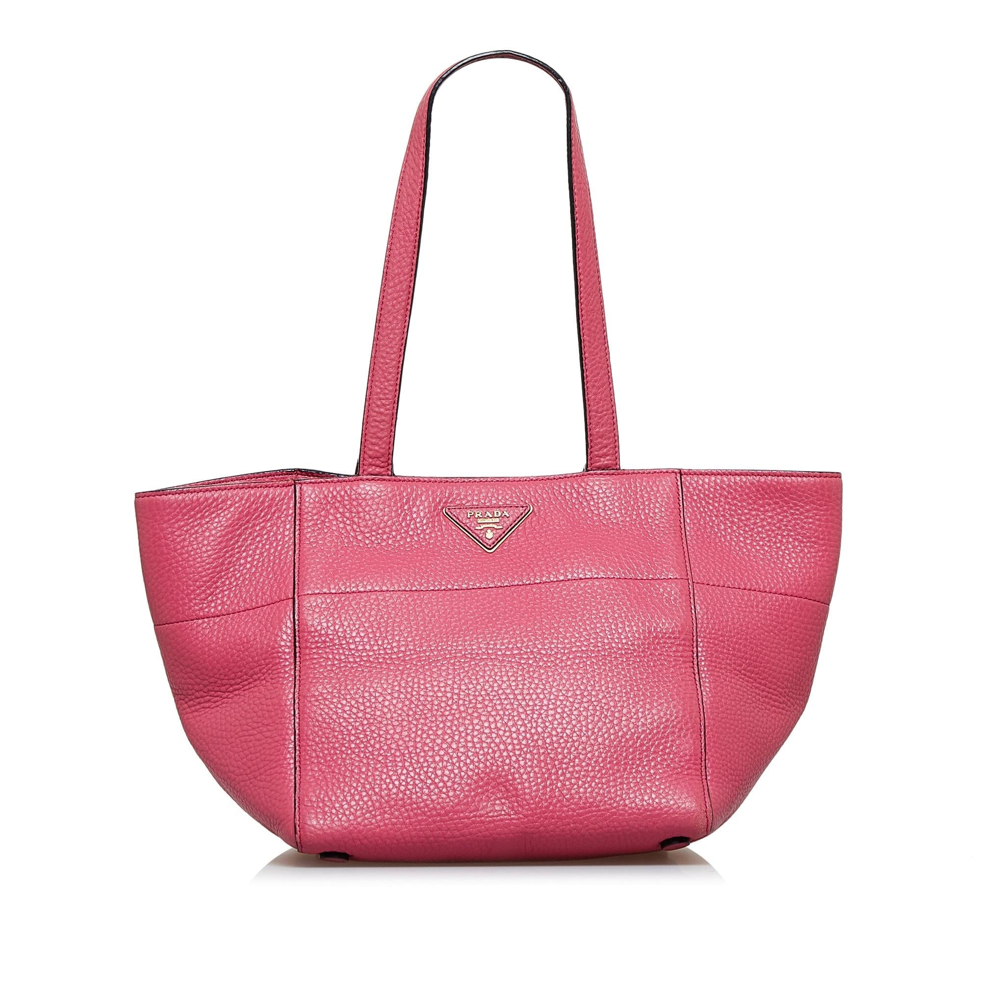 Prada Vitello Daino Shoulder Bag (SHG-YWTXqd)