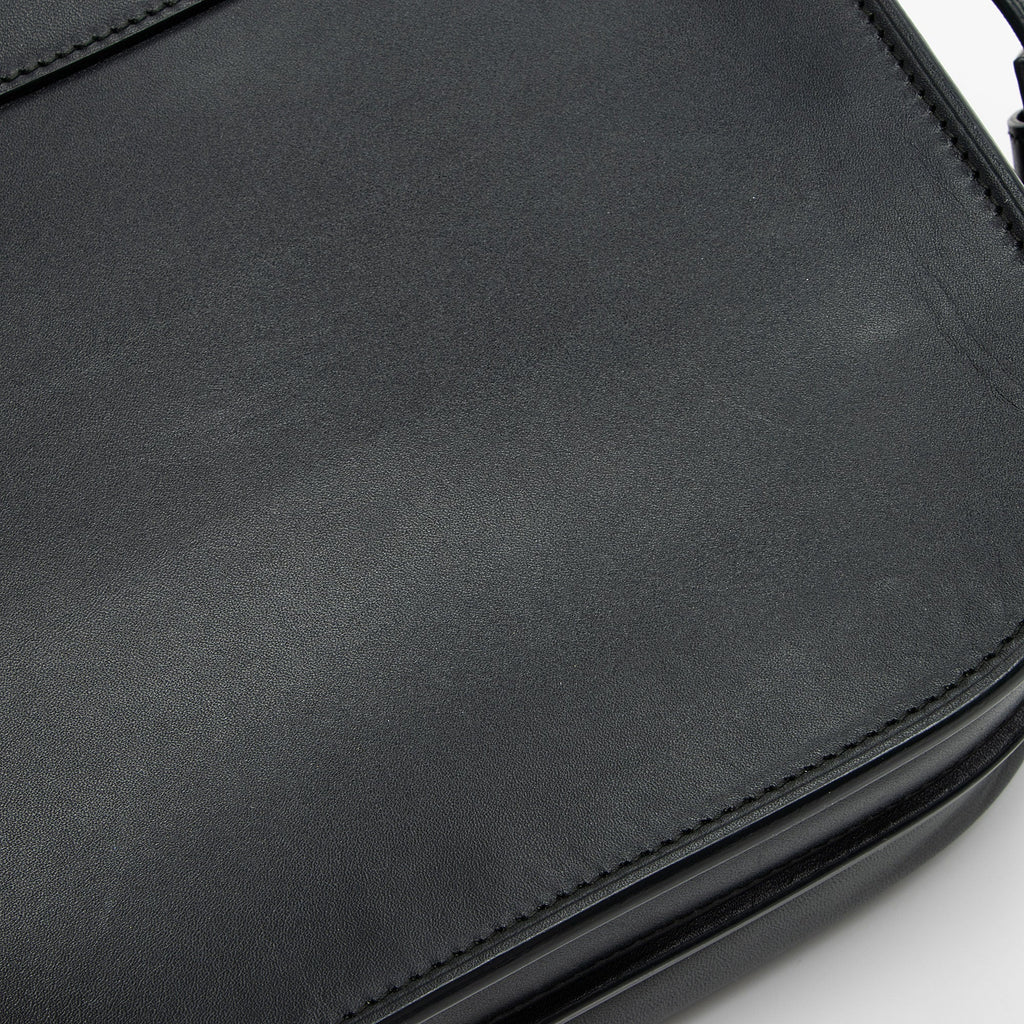 Saint Laurent Calfskin Betty Messenger (SHF-iBdBTn)